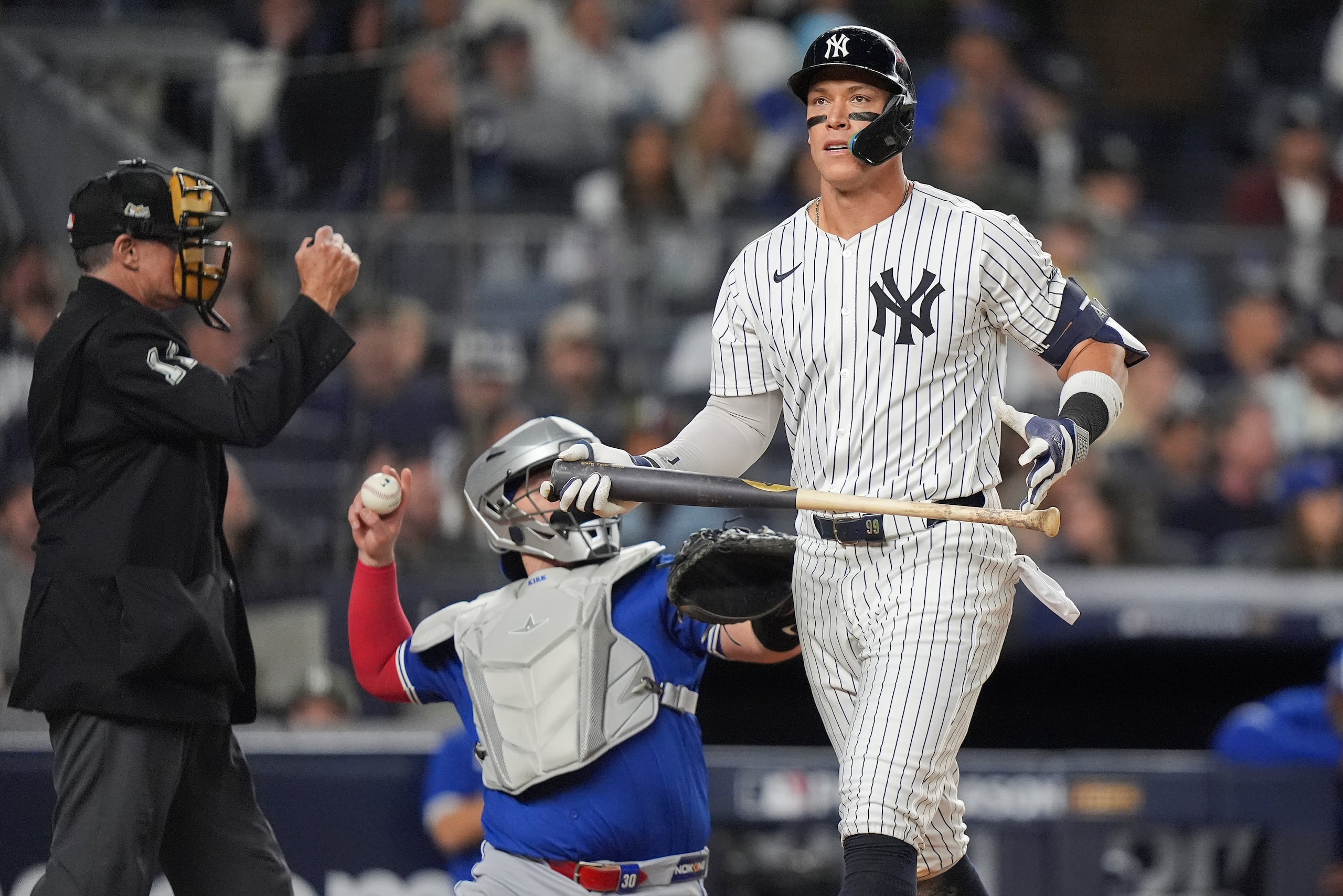 Aaron Judge reacciona luego de poncharse en la octava entrada.