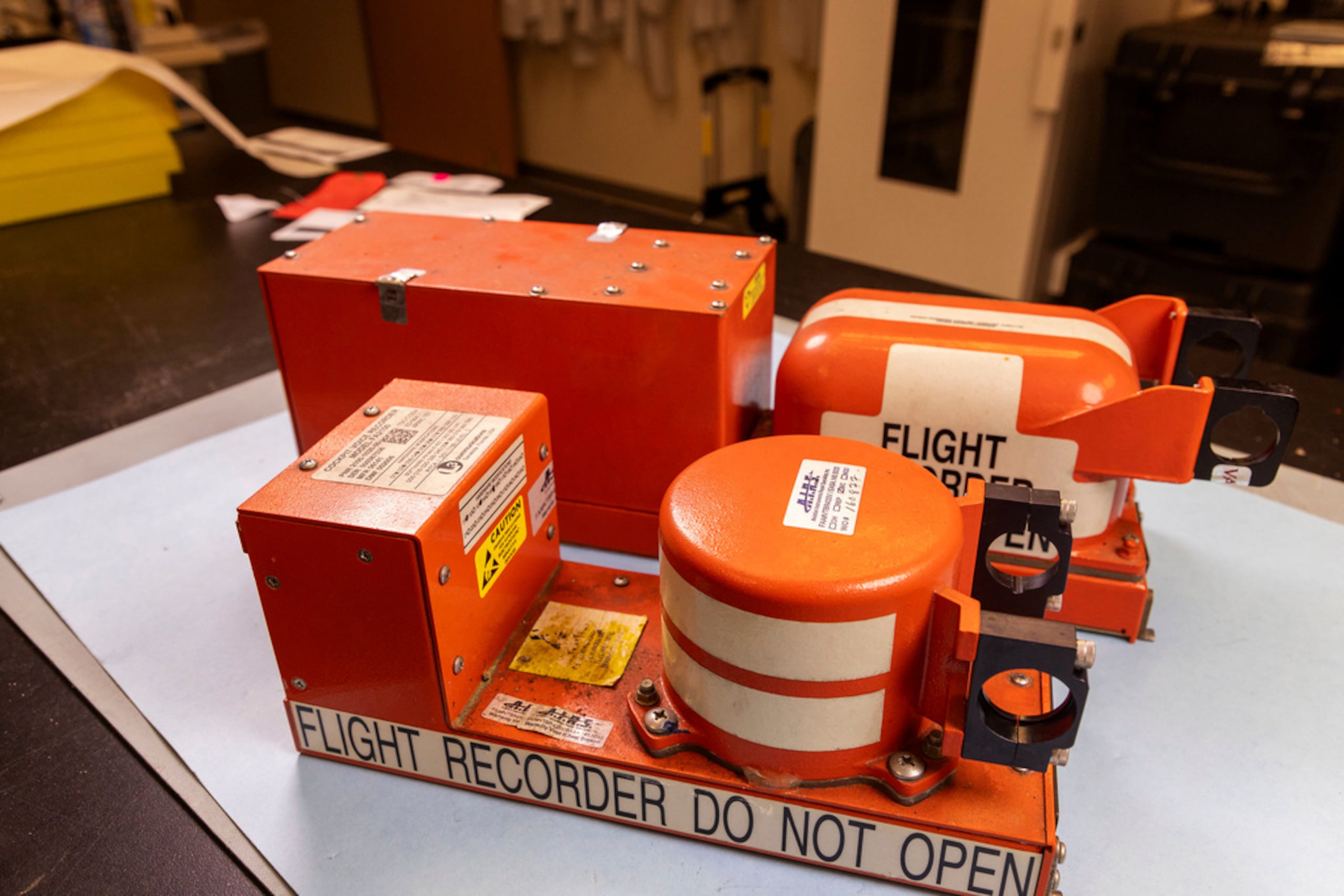 La grabadora de datos de vuelo del avión de Amazon que se salió de la pista del Aeropuerto Internacional de Miami.