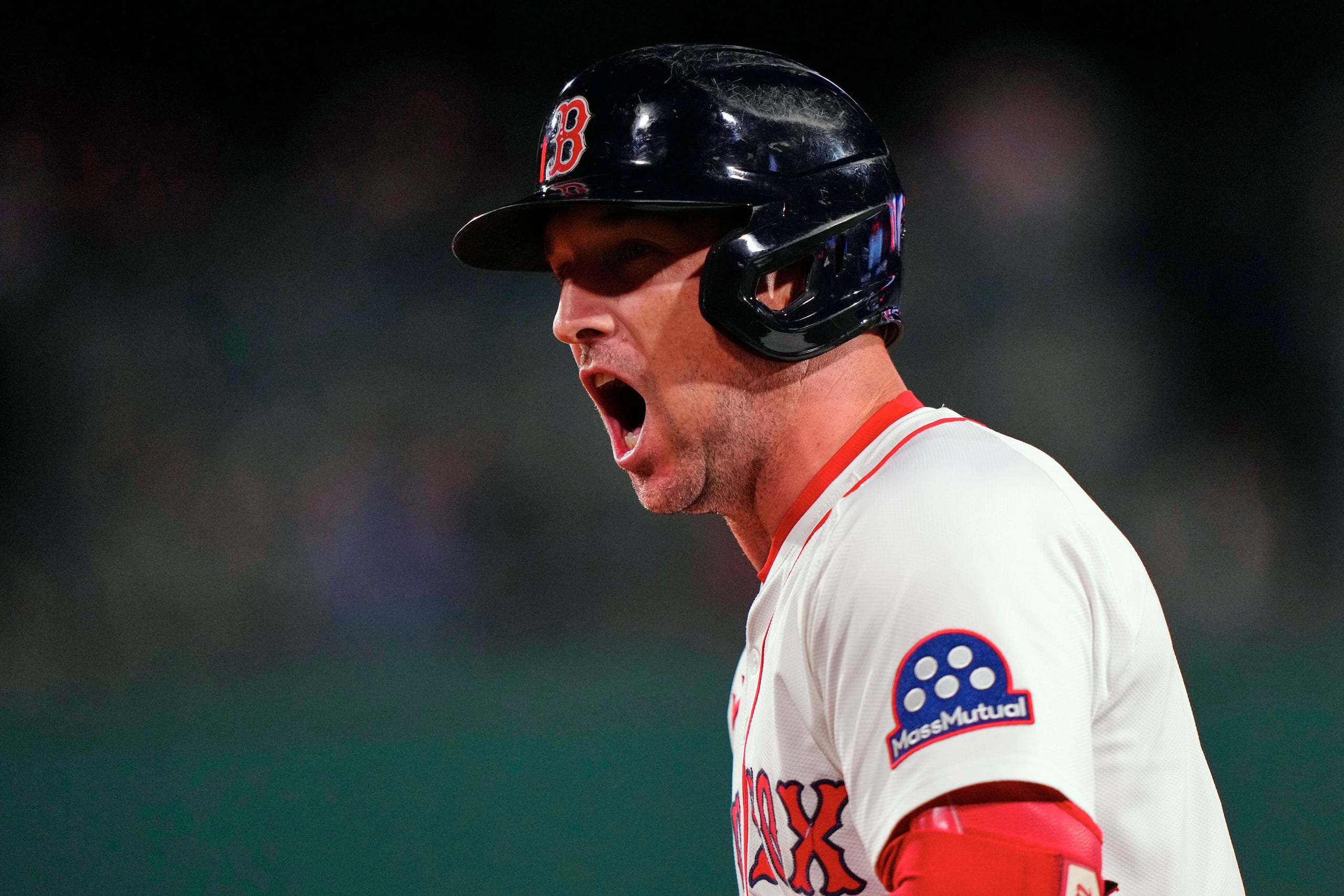 Alex Bregman en uniforme de los Red Sox de Boston.