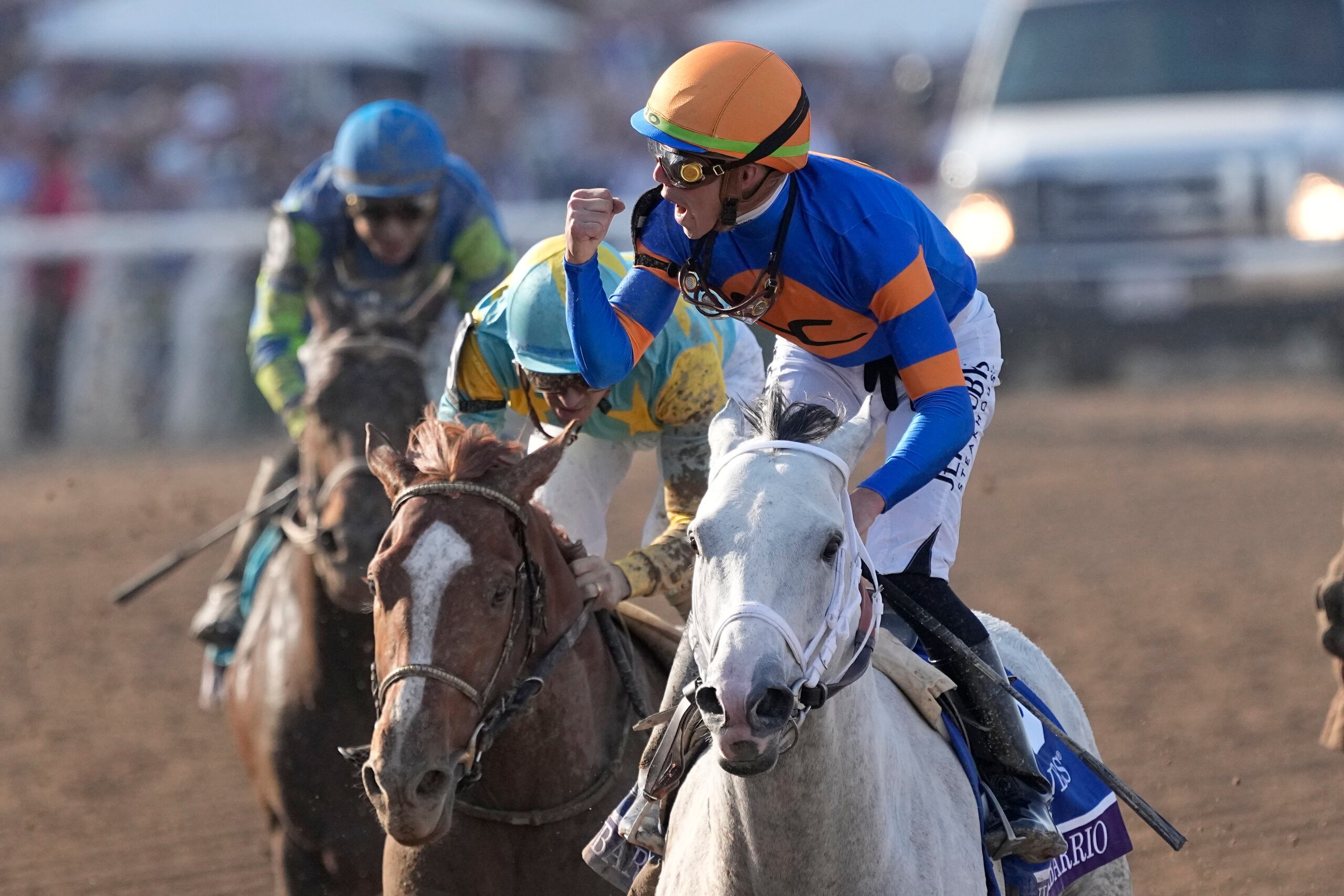 Irad Ortiz sobre White Abarrio en el Breeders' Cup Classic en noviembre.