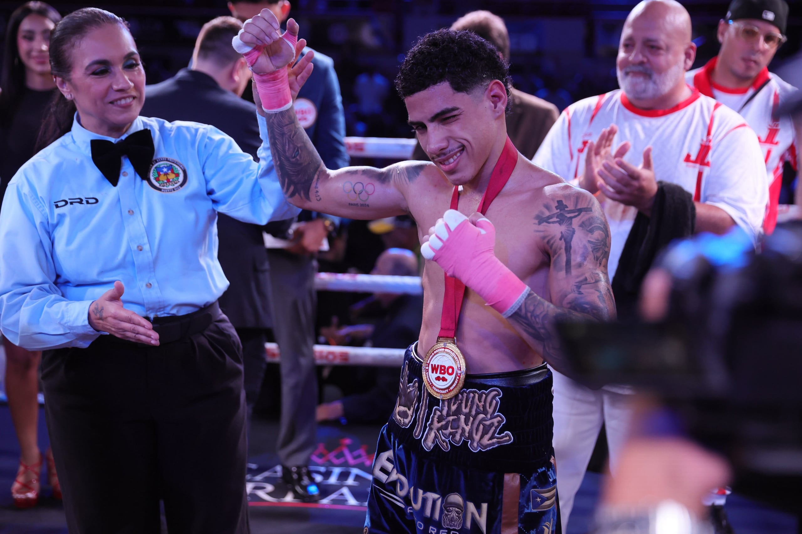 Juanmita López de Jesús tras ser declarado ganador de la pelea contra Edwin Cortés en Caguas.
