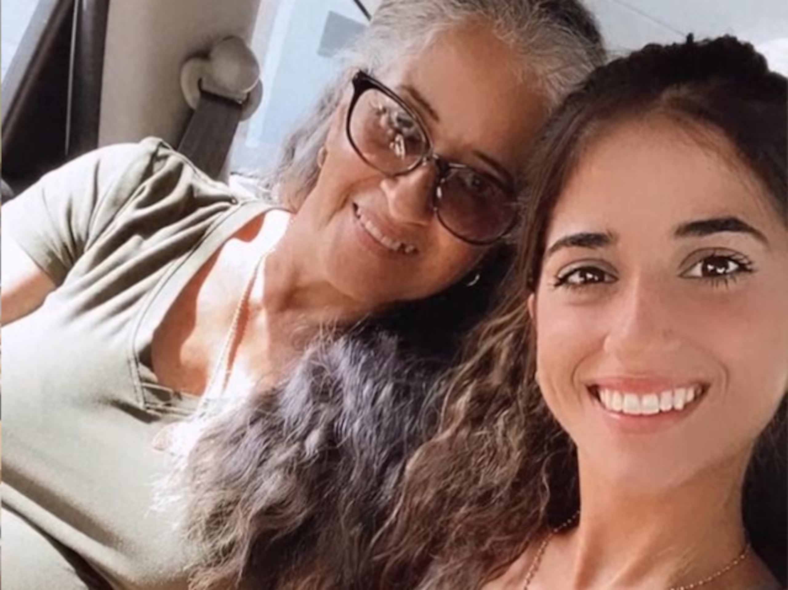 Yarimar Mercado junto a su mamá, Mabel Martínez.