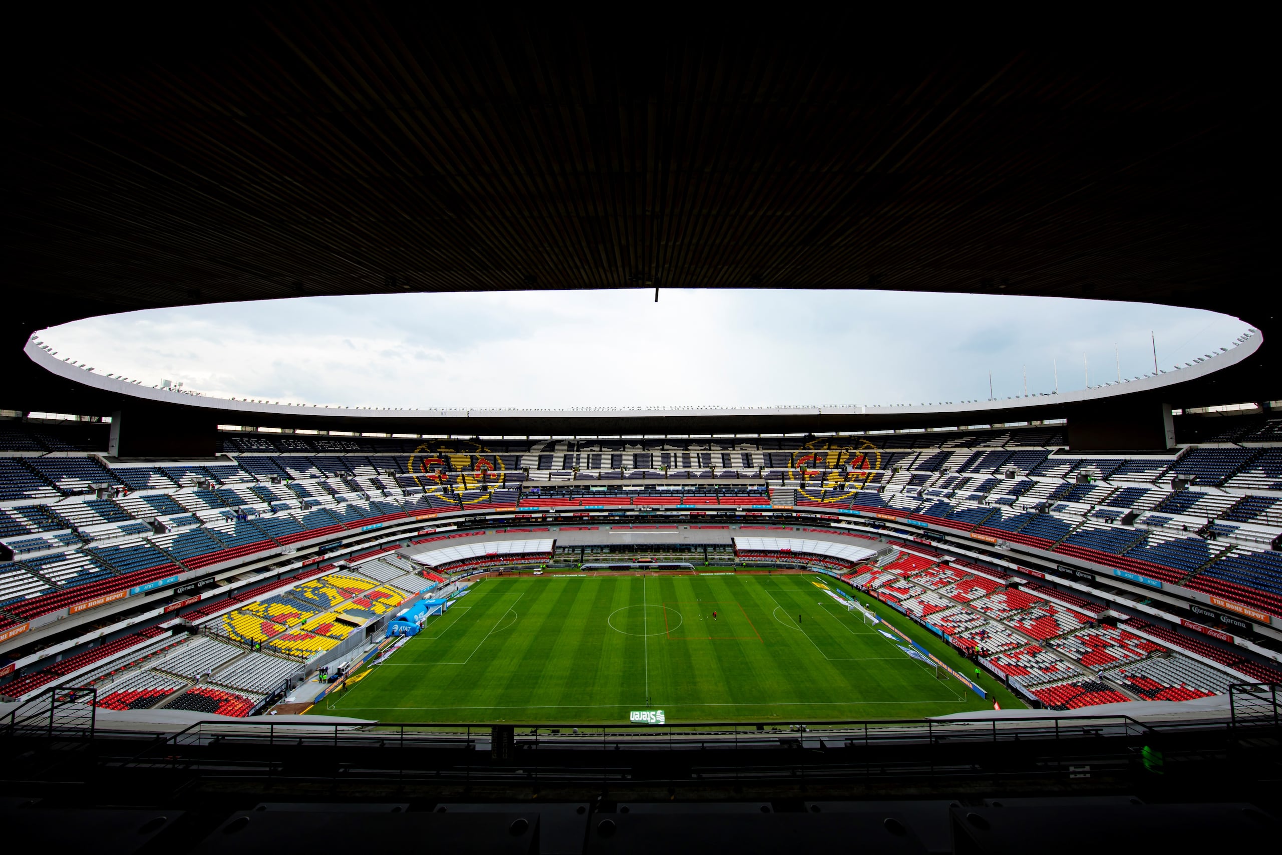 Fotografía de archivo del estadio Azteca en la Ciudad de México, un estadio histórico donde alguna vez jugó Pelé y donde se coronó campeón del mundo Diego Maradona. En dicho estadio se celebrará en junio del 2026 la inauguración de la Copa Mundial.
