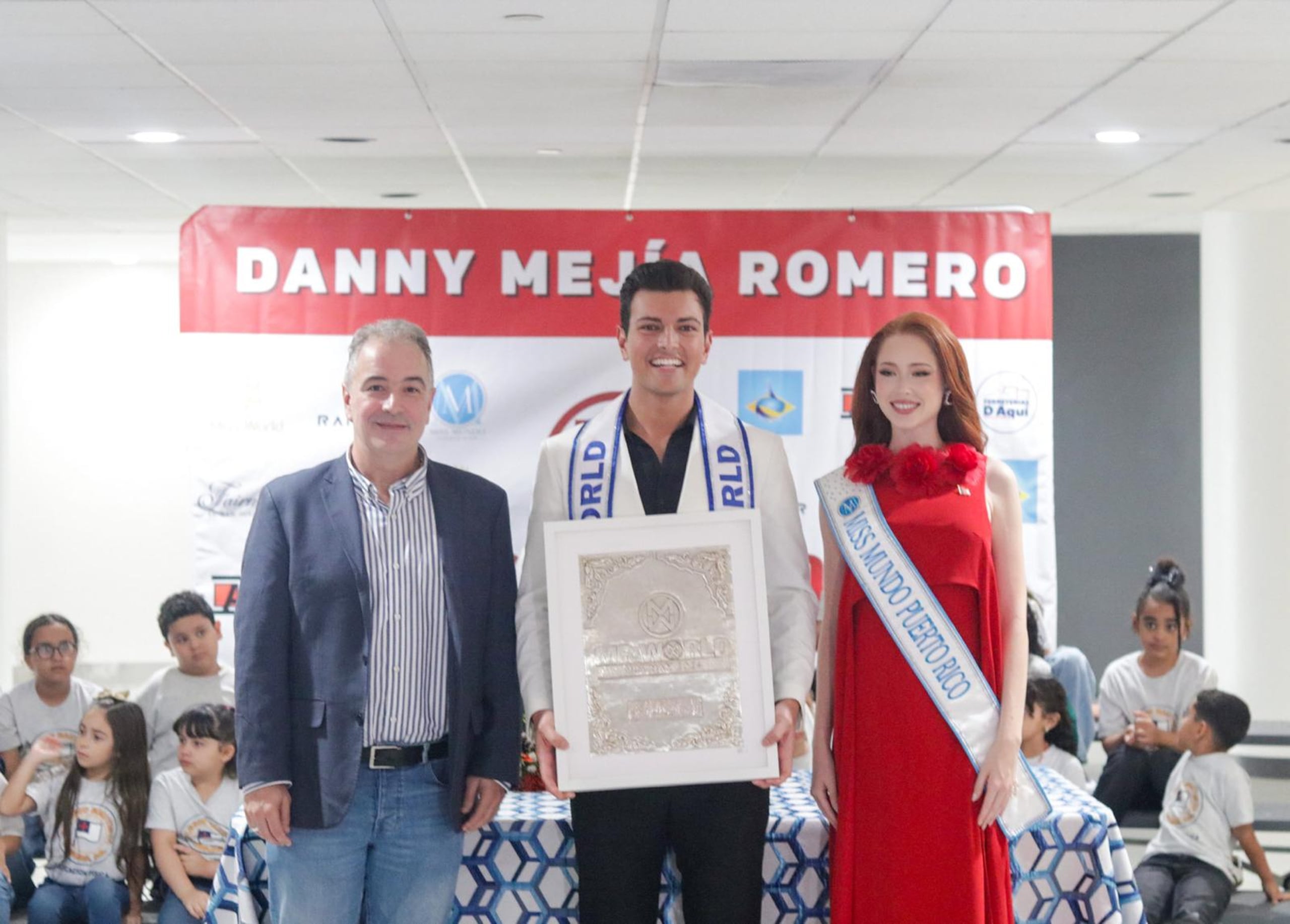 Danny Mejía celebró su triunfo junto a Valeria Pérez, Miss Mundo Puerto Rico 2024.
