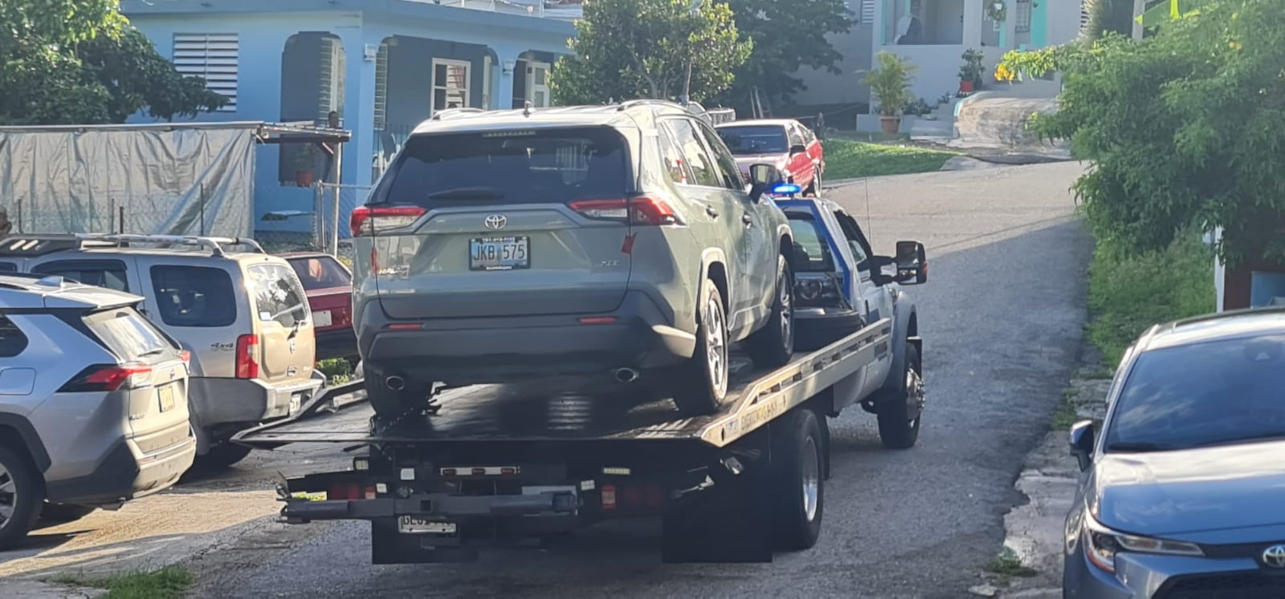 El carro fue encontrado en el barrio Toa Vaca, en Villalba.