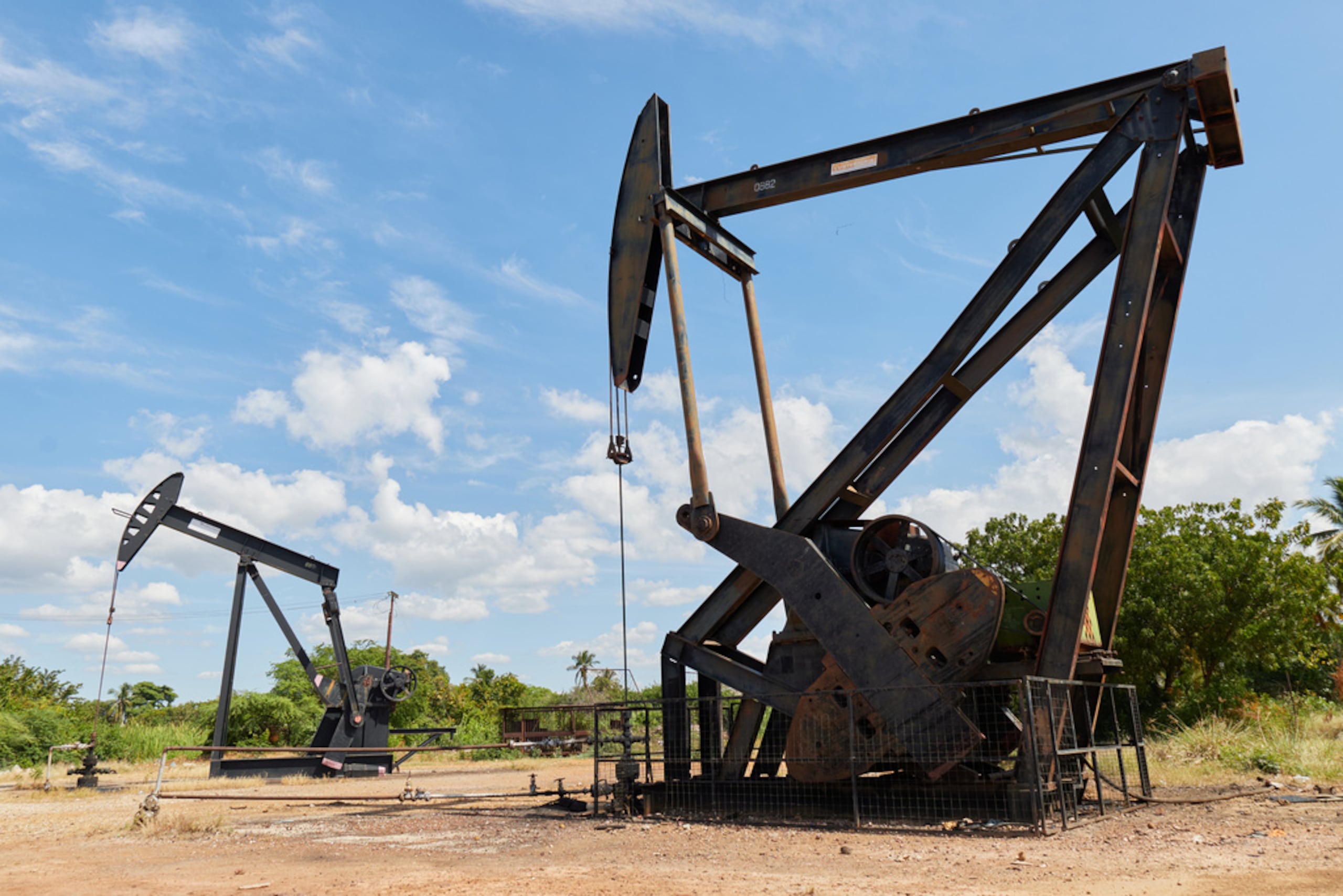 Una bomba extractora de petróleo abandonada se alza en Cabimas, Venezuela, el miércoles 7 de enero de 2026.