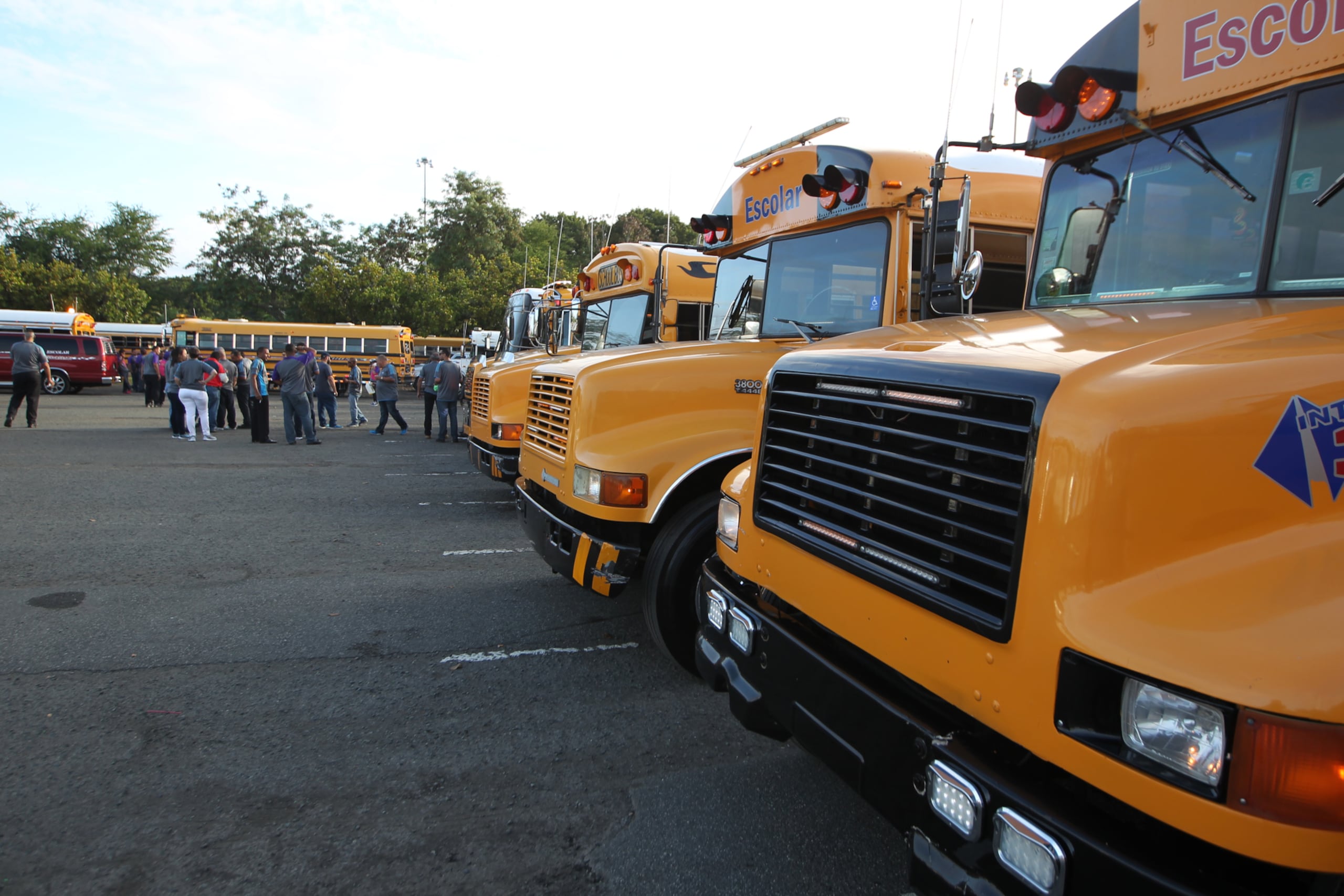 2015 / 01 / 19. Protesta de porteadores escolares contra el Departamento de Educacion por falta de pago. (alex.figueroa@gfrmedia.com)