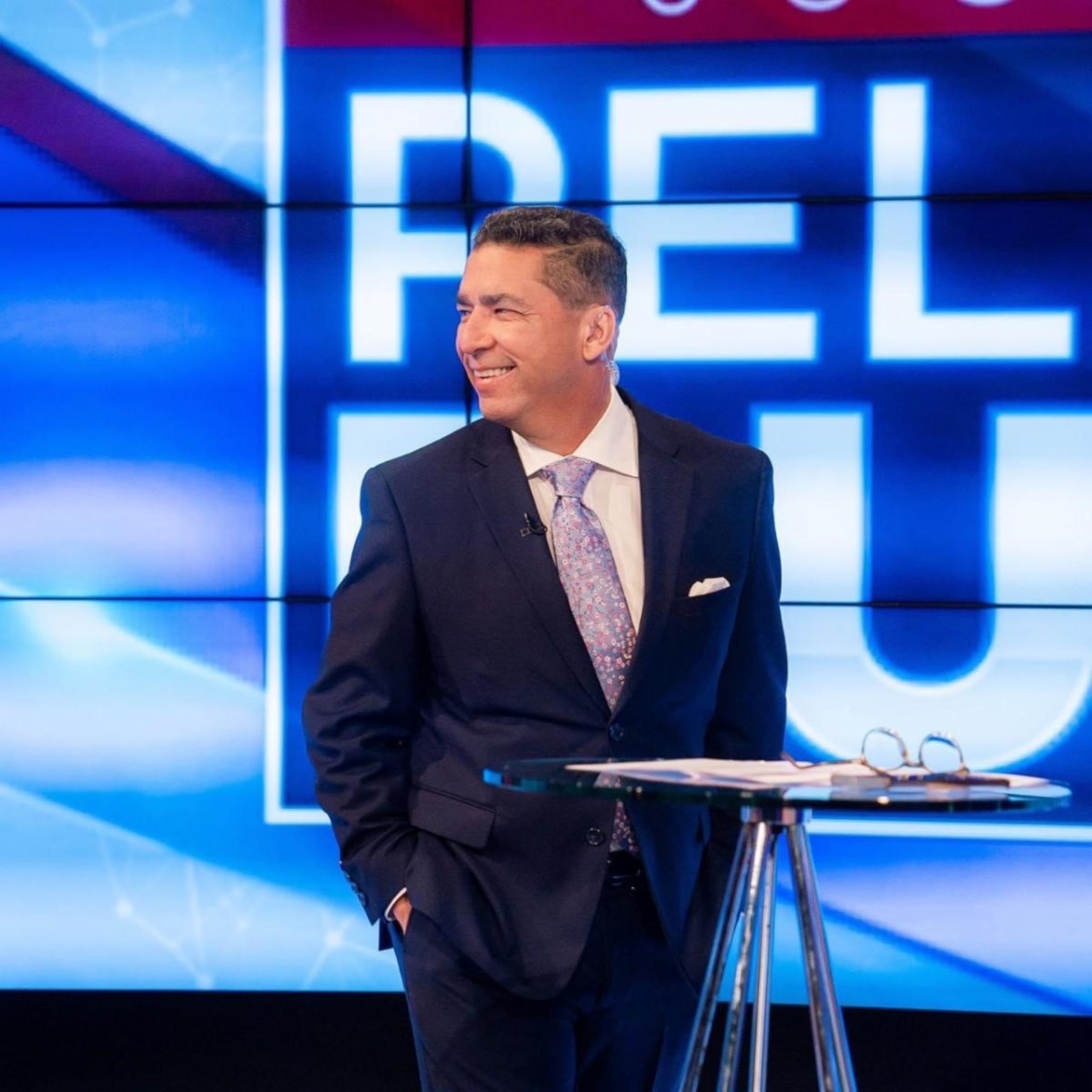 El presentador Fedinand Pérez