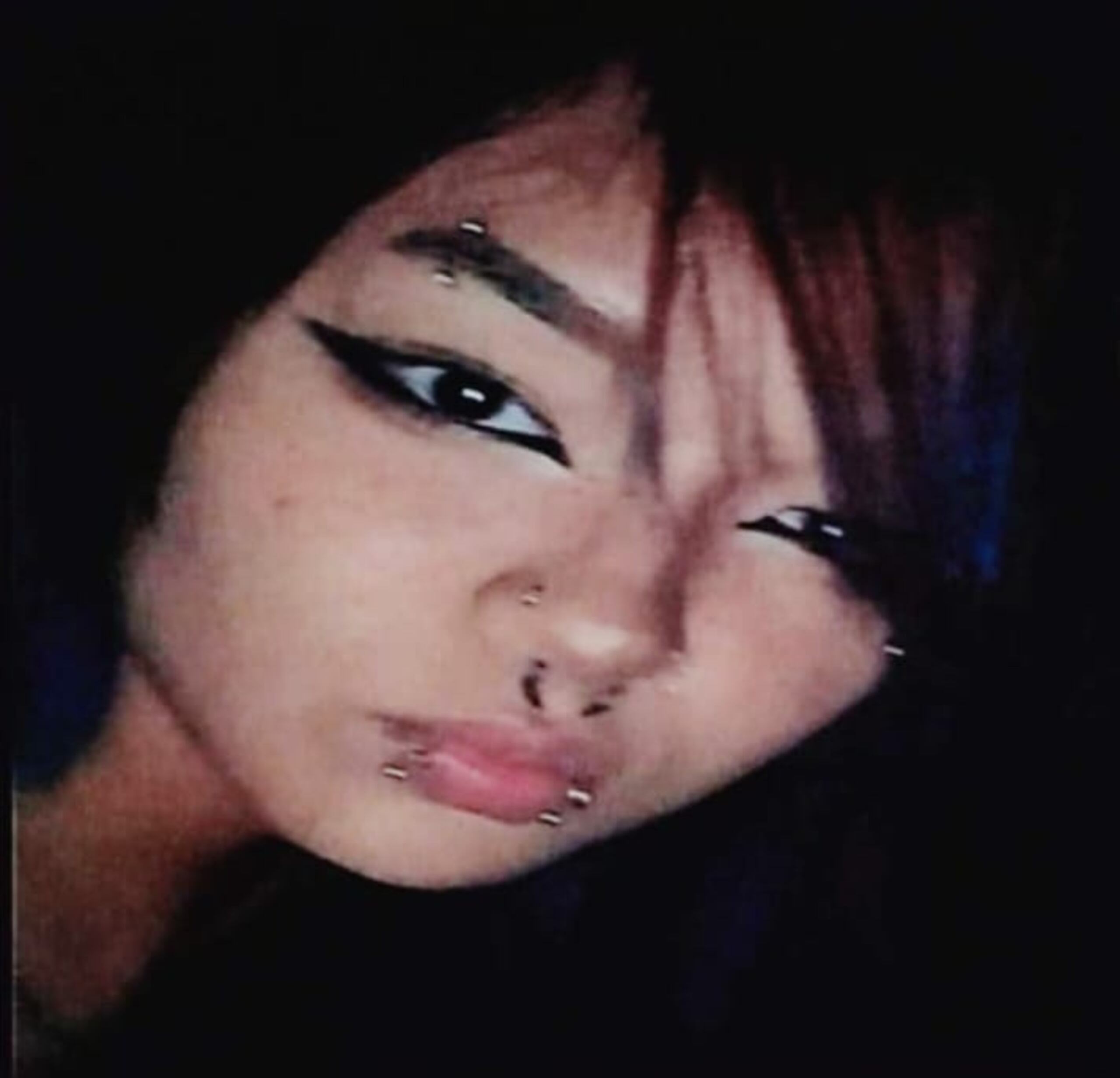 Alma Zoe Tran Class de 17 años, quien estaba reportada desaparecida, llegó al cuartel de Isabela junto a su progenitora. (Archivo)