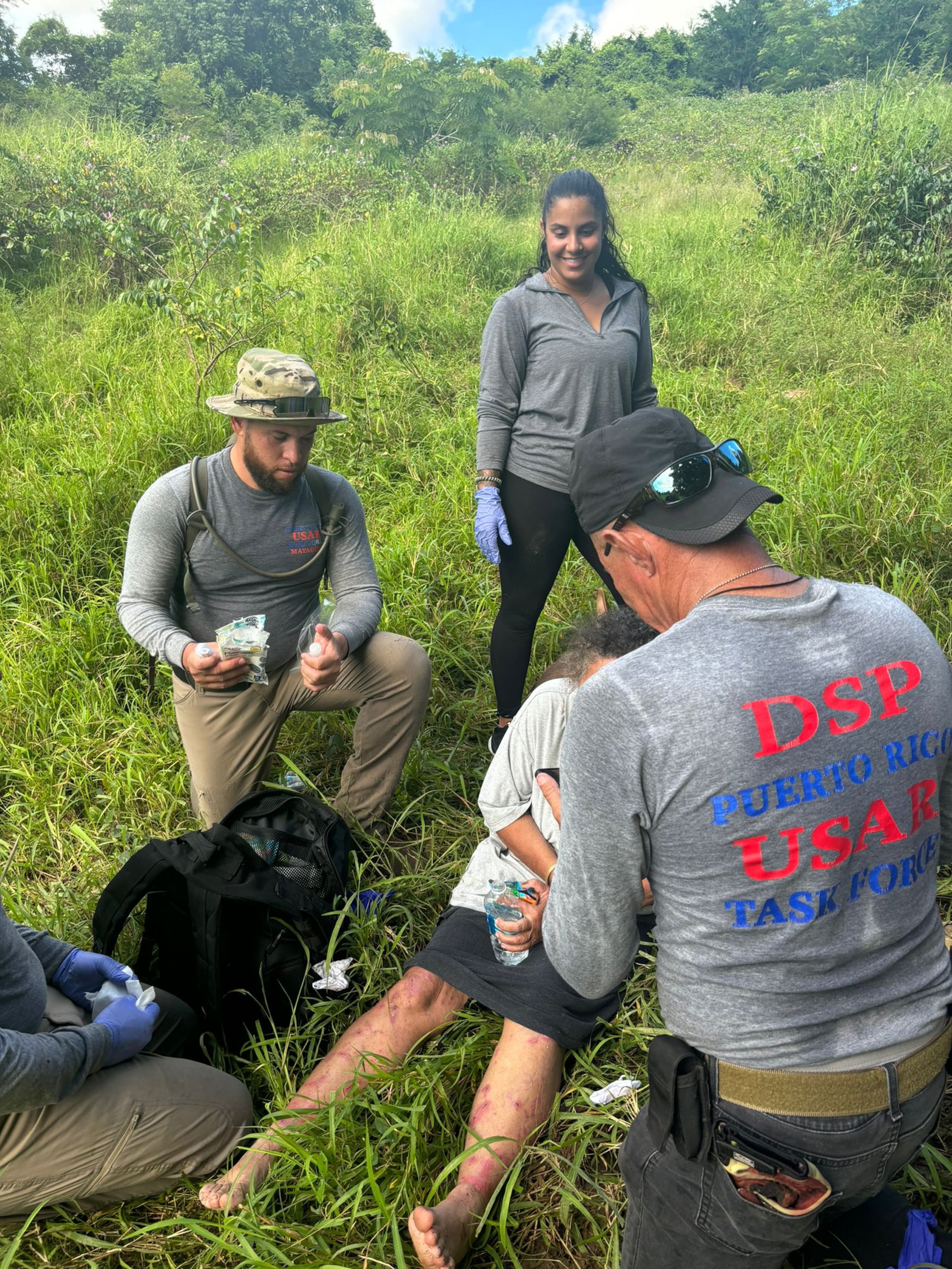 Rescate de Elizabeth Judy González Toro, de 58 años, quien estaba desaparecida desde el 26 de septiembre, del barrio París, de Lajas.