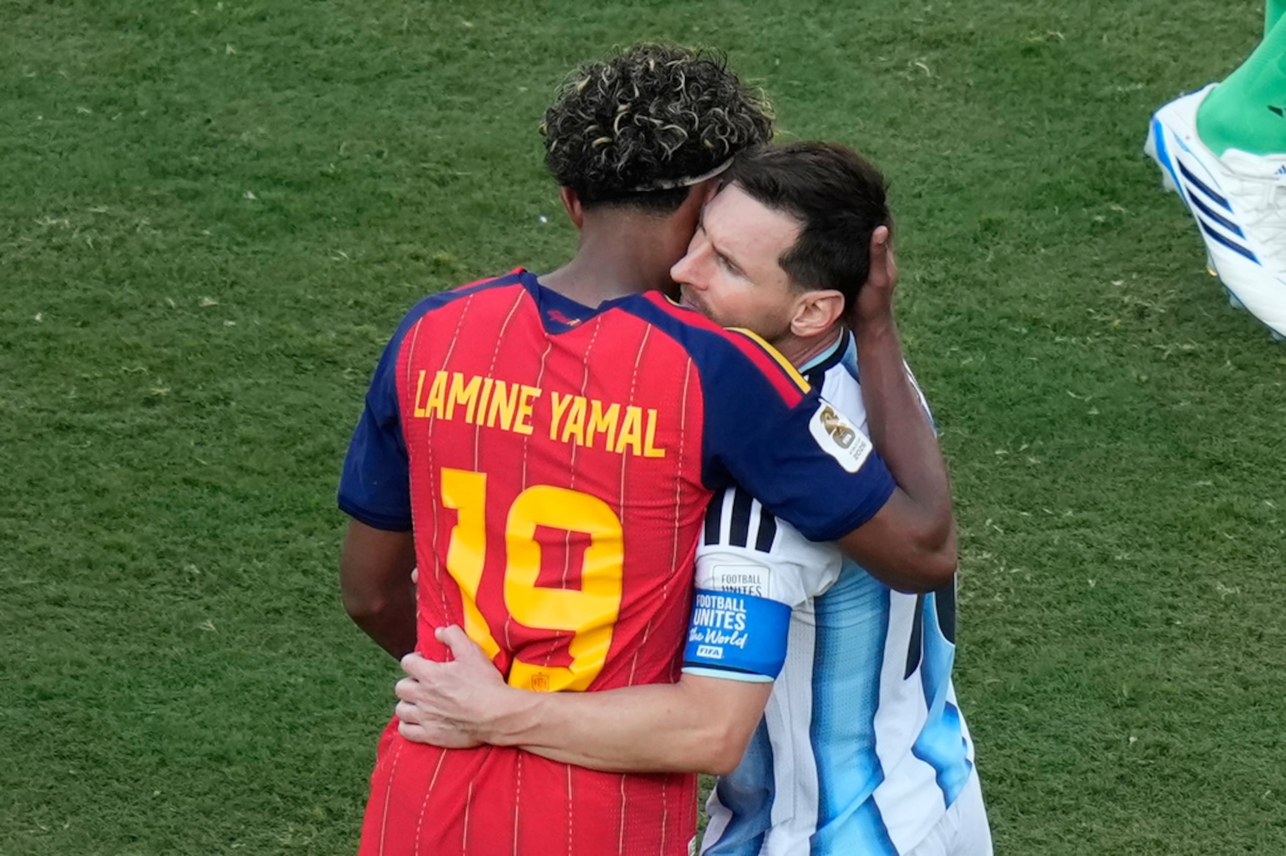 Este fue el breve encuentro. (AP Photo/Seth Wenig)