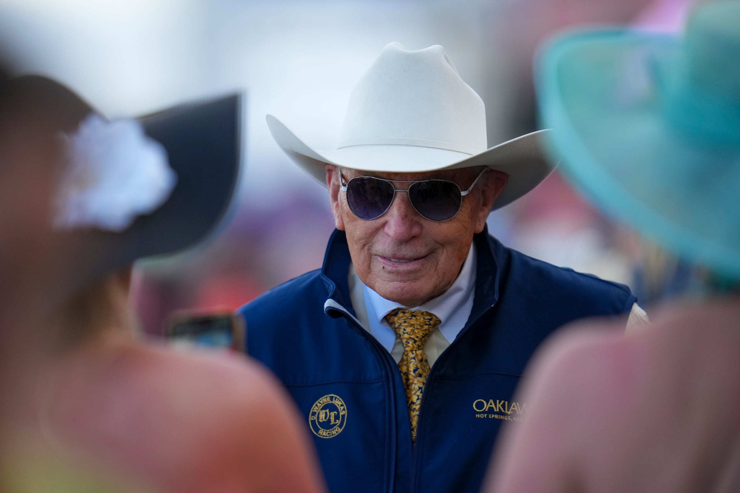 El entrenador de American Promise, D. Wayne Lukas, observa antes de la 150va edición del Preakness Stakes, el 17 de mayo de 2025, en el hipódromo de Pimlico, Baltimore.
