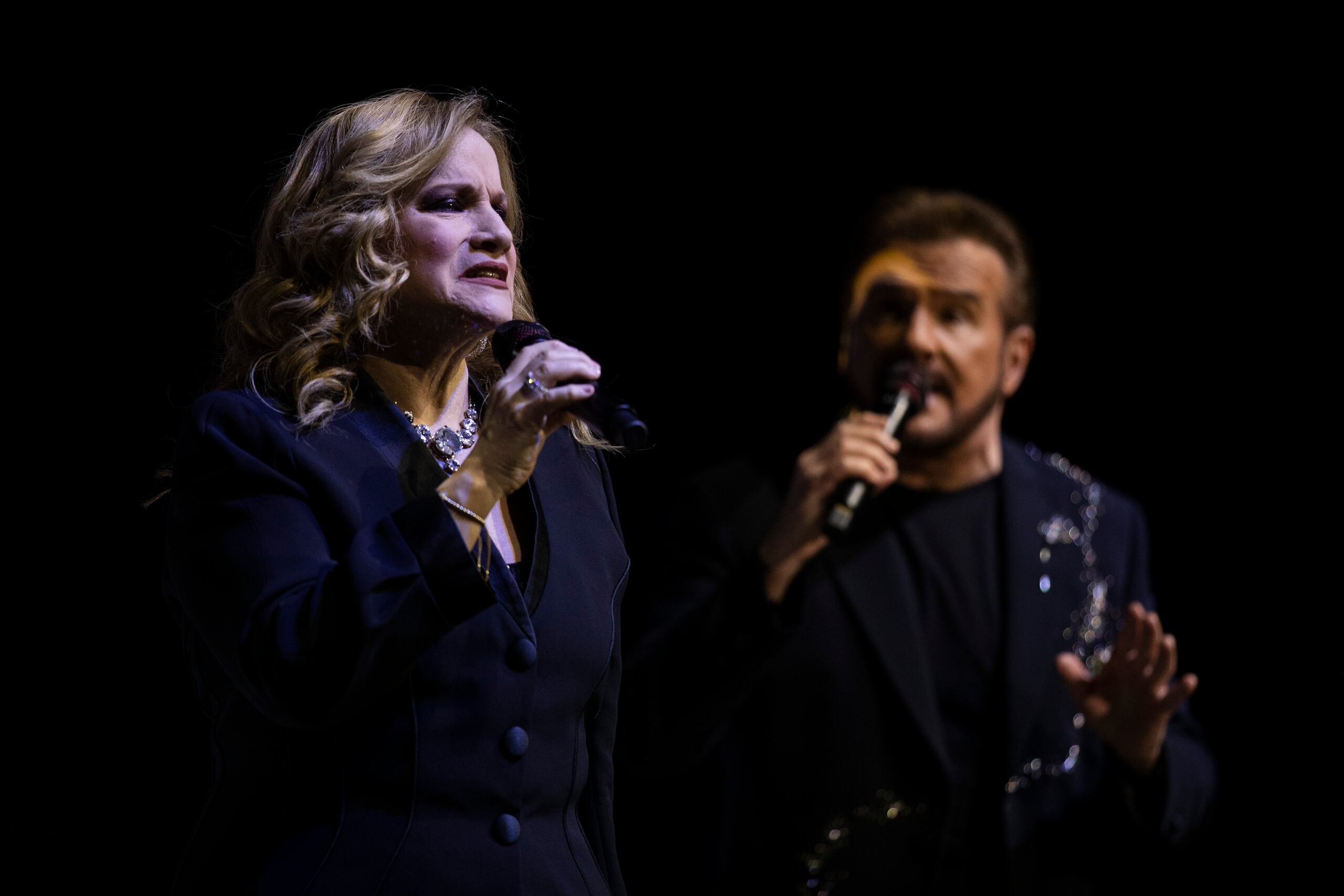 Los próximos pasos de Lucía Galán serán concentrarse en su recuperación física y respiratoria para estar lista para octubre, ya que Pimpinela retomará su gira “Siempre Juntos en Argentina”, con presentaciones en Rosario (este) y Buenos Aires.