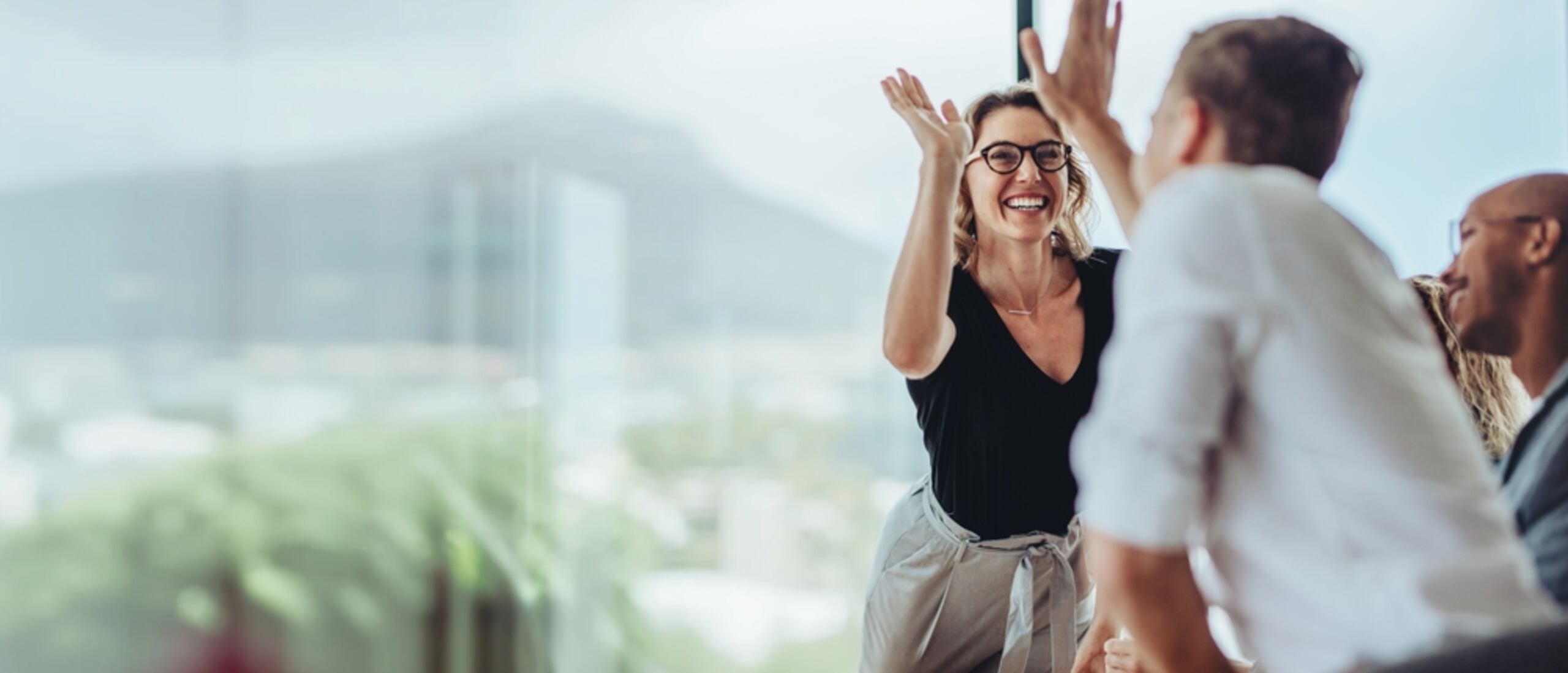 Kincentric ha identificado siete elementos claves en la experiencia del empleado: habilitar, liderar, reconocer, desempeñar, desarrollar, gestionar y conectar.