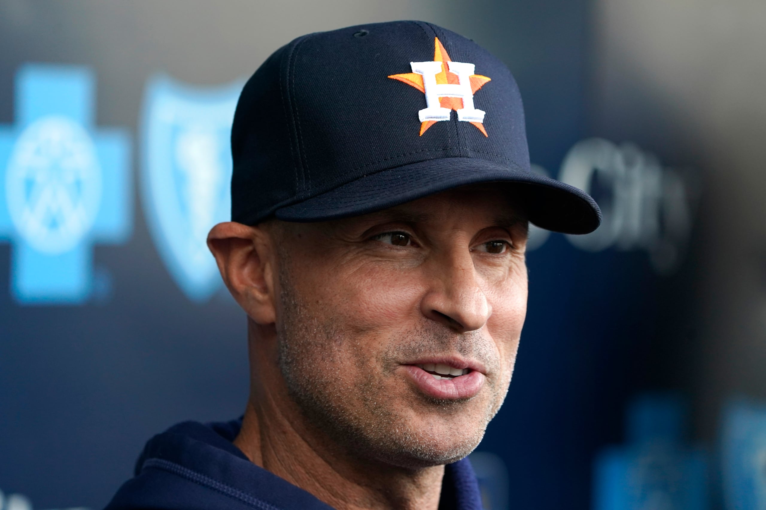 Josué Espada goza de la confianza de la gran mayoría de sus jugadores por el aspecto que los latinos pueden sentirse cómodo de hablar en español con él.