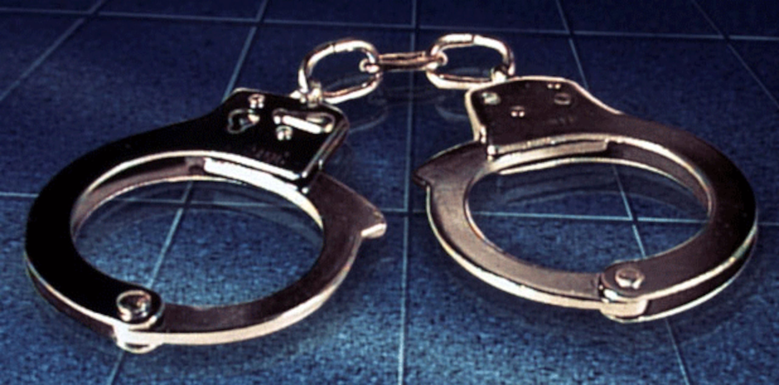 La Policía informó que Leandry González, de 34 años, se entregó en la Comandancia de Ponce ante agentes de la División de Arrestos Especiales. (Suministrada)