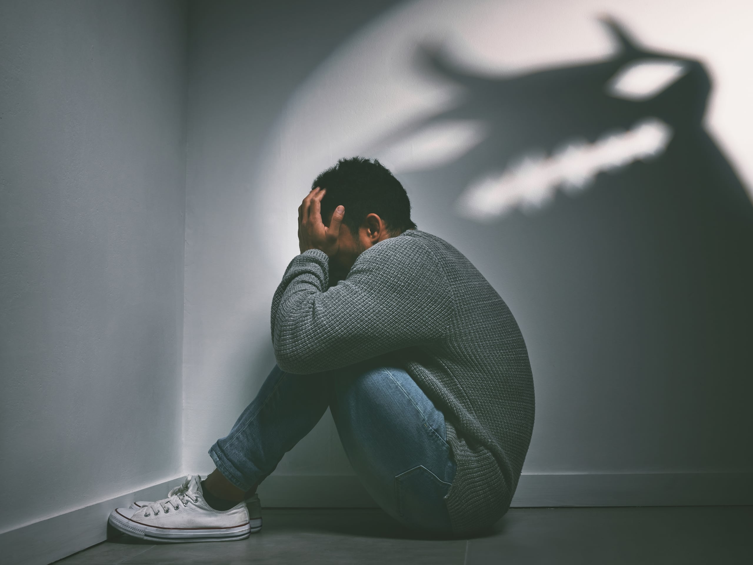 Un paciente con un diagnóstico de esquizofrenia es aquel que presenta una serie de síntomas que le llevan a perder el contacto con la realidad.