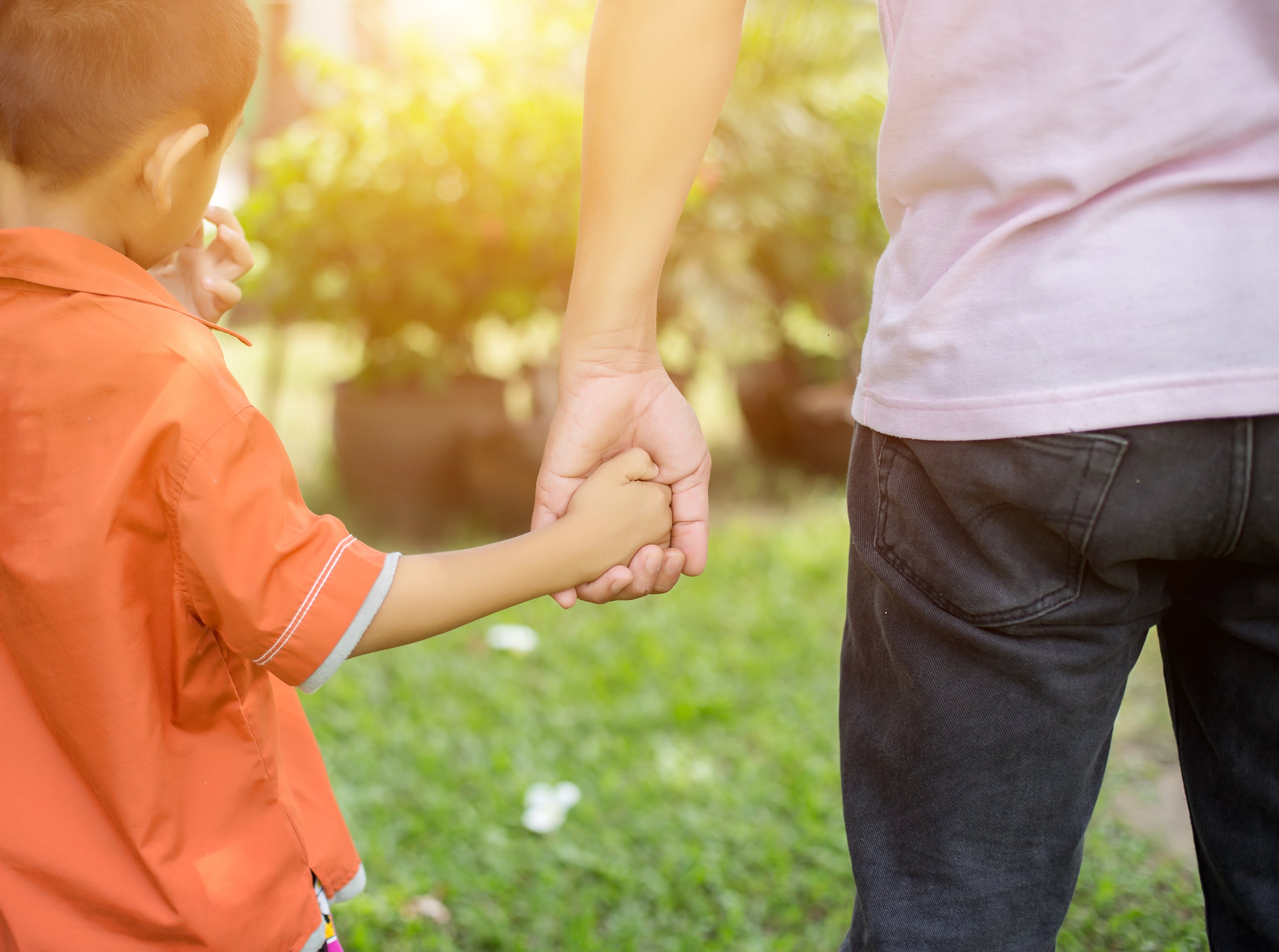Lo cierto es que no existe una escuela para aprender a ser padres.