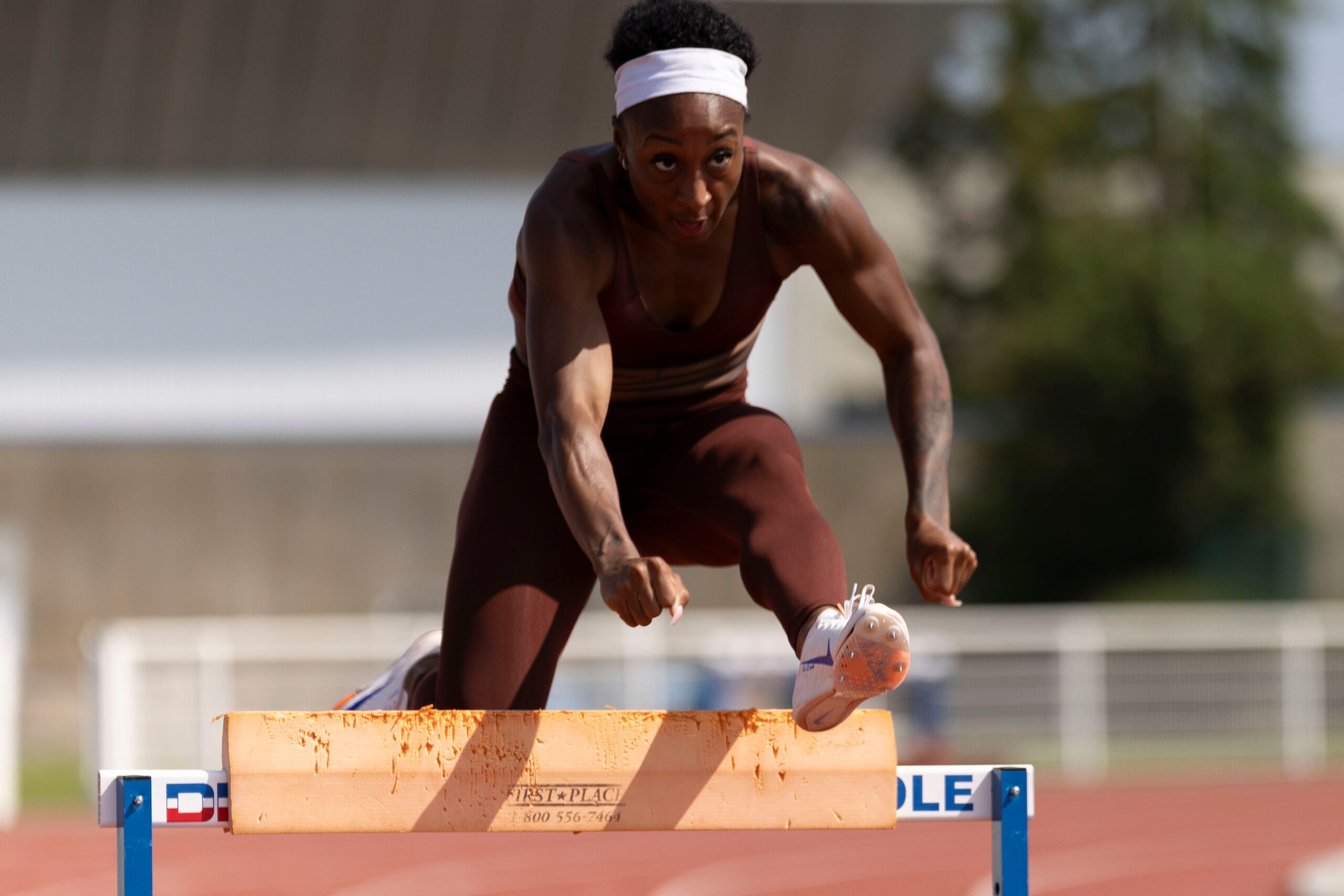 Jasmine Camacho Quinn lleva los pasado dos meses entrenando con algunas esporádicas competencias, por Europa.