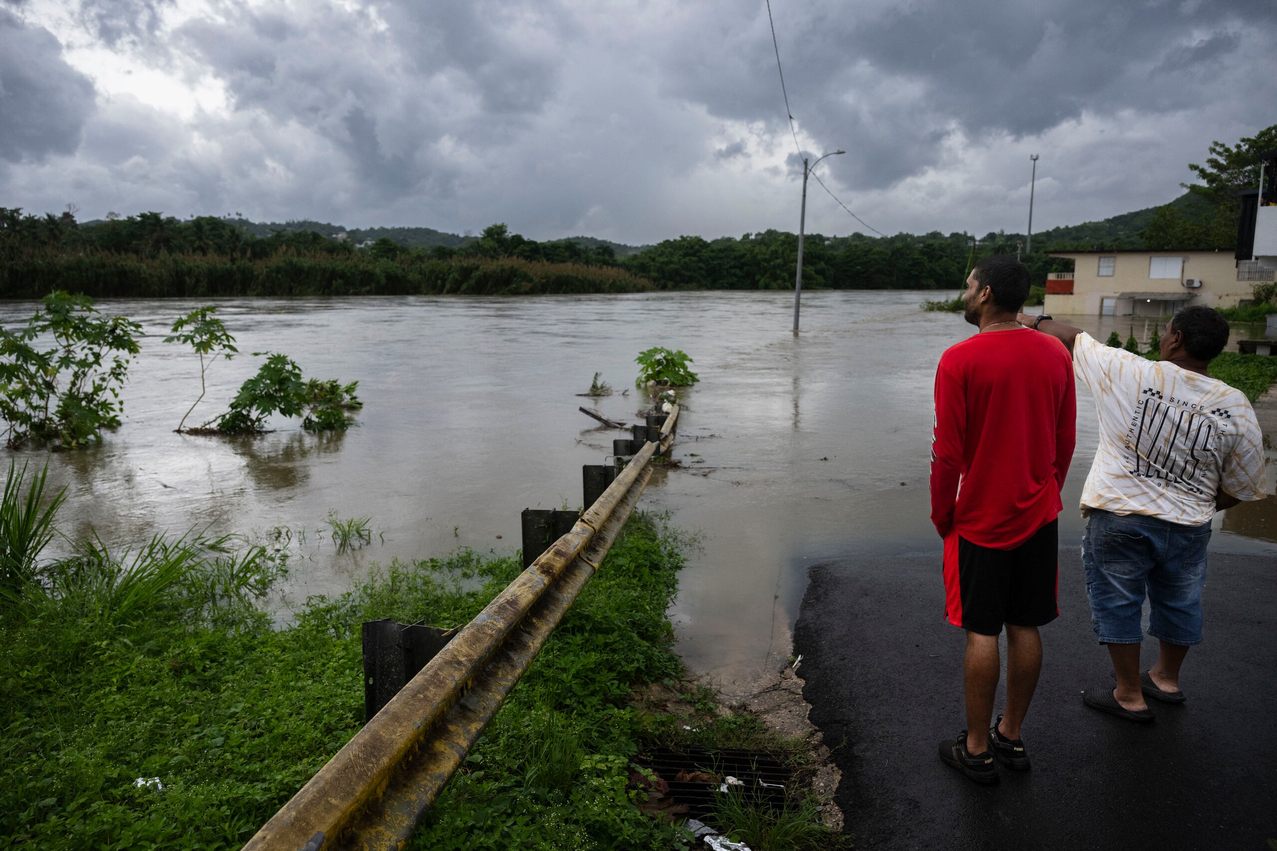 La inundación de las calles en la comunidad es un incidente común con cada fenómeno.