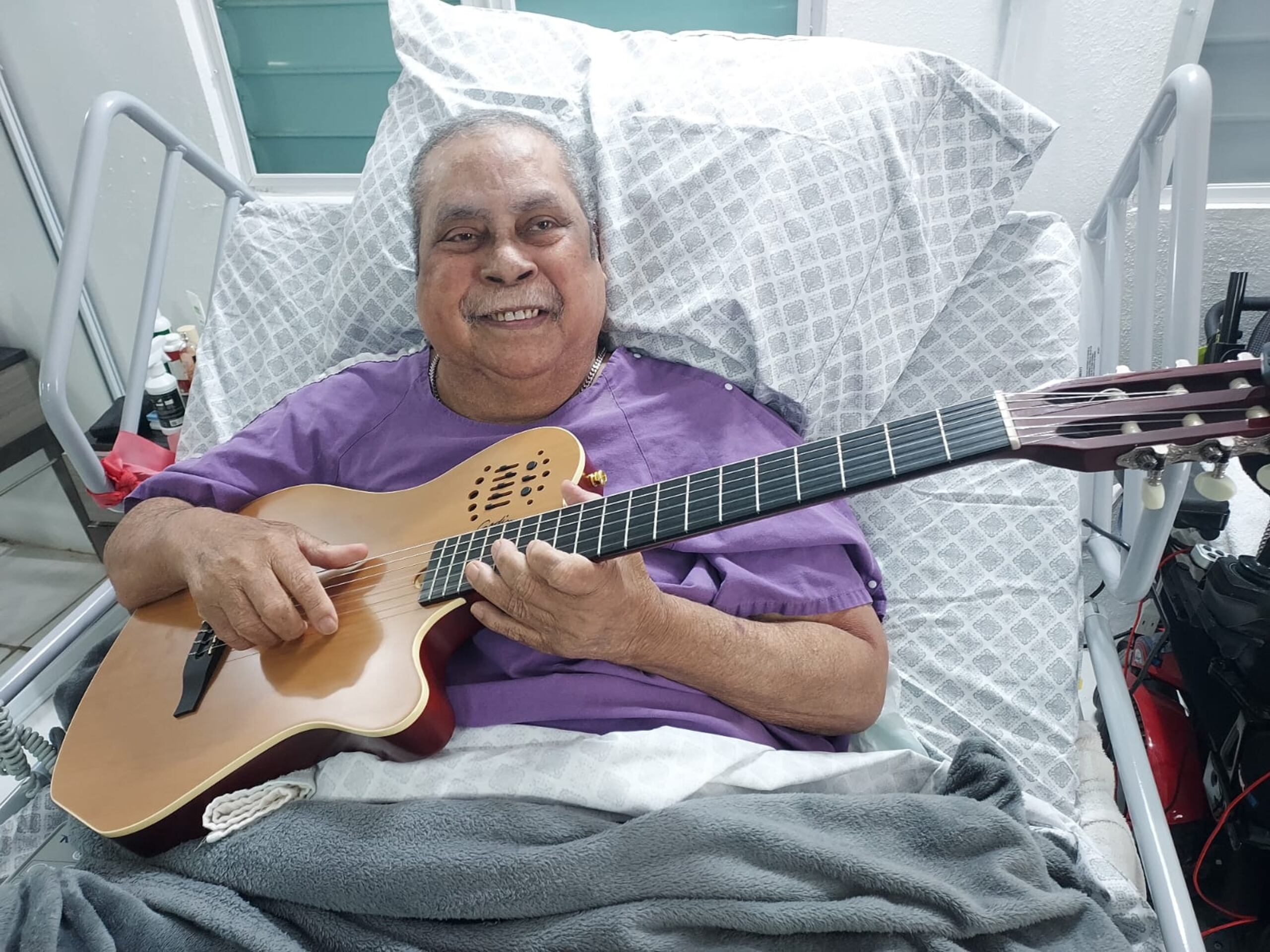 El cantante batalla con un cáncer con metástasis en los huesos.