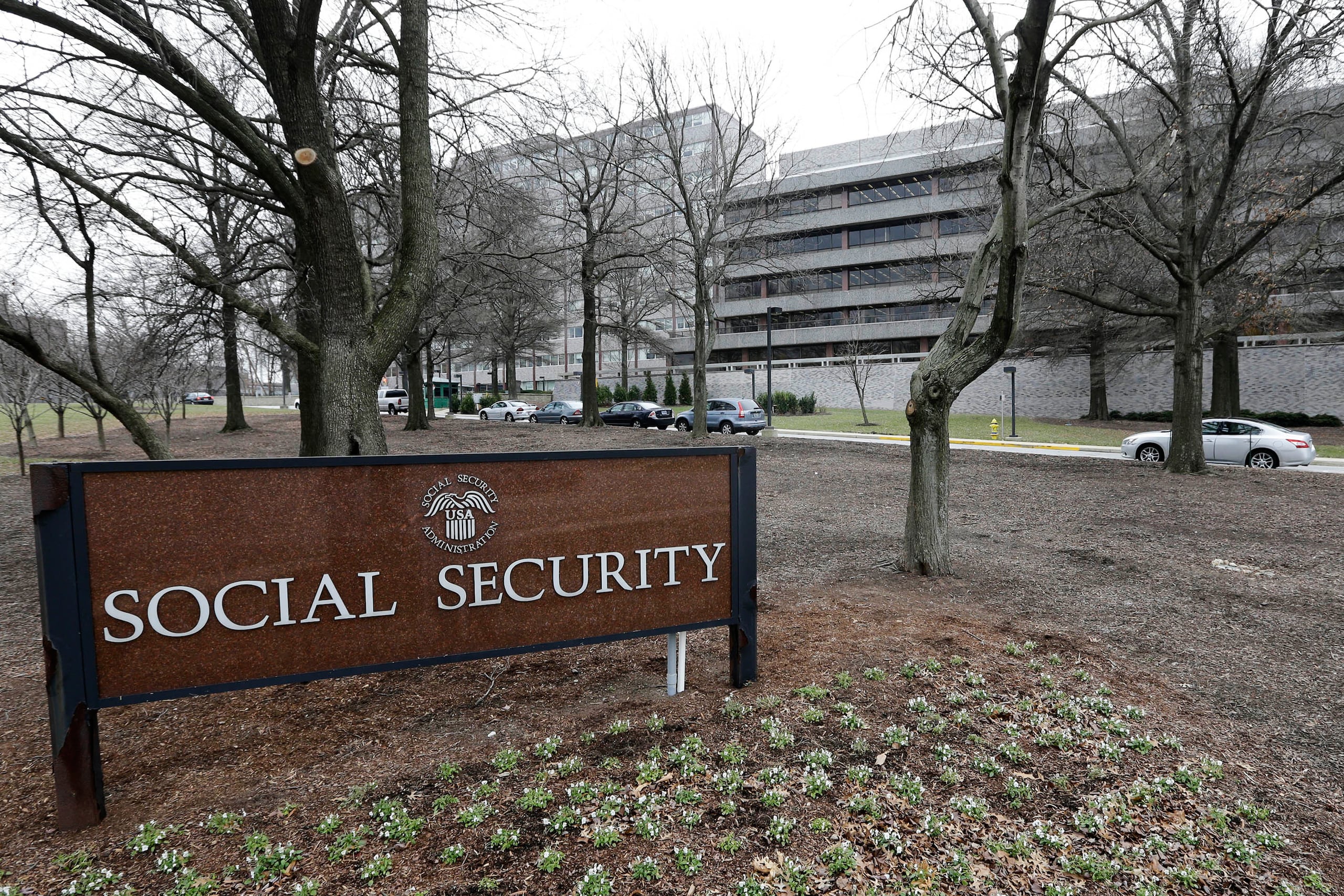 Actualmente, alrededor de 63 millones de personas reciben beneficios de jubilación del Seguro Social en Estados Unidos.