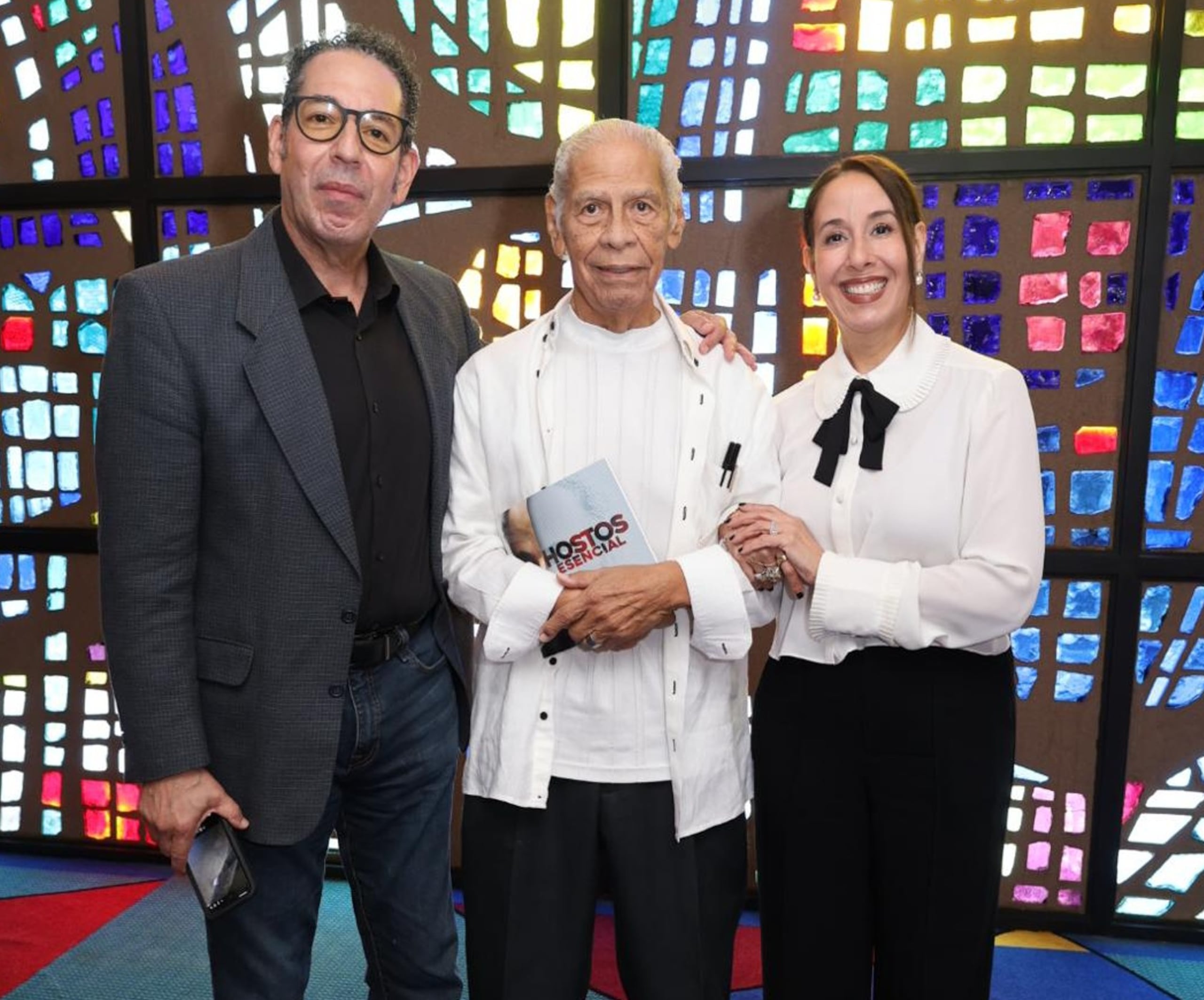 Desde la izquierda, Joaquín Jarque, Luis Rafael Sánchez y Sara Jarque