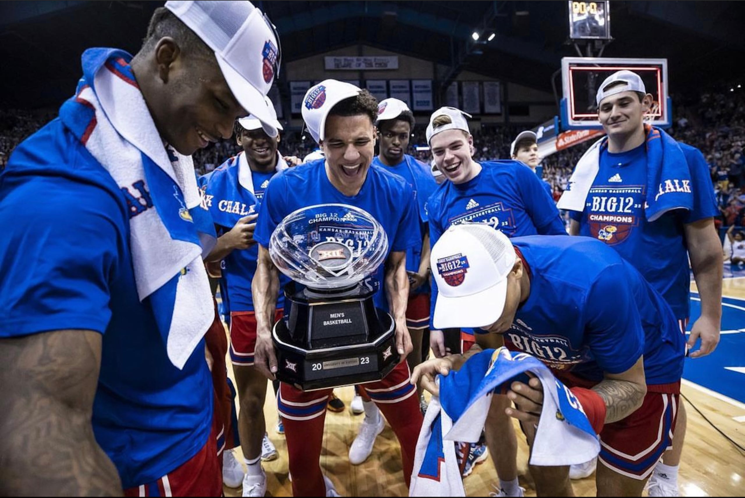 Los encuentros son parte del Kansas Hoops Tour, un programa de intercambio cultural y deportivo de la Universidad.