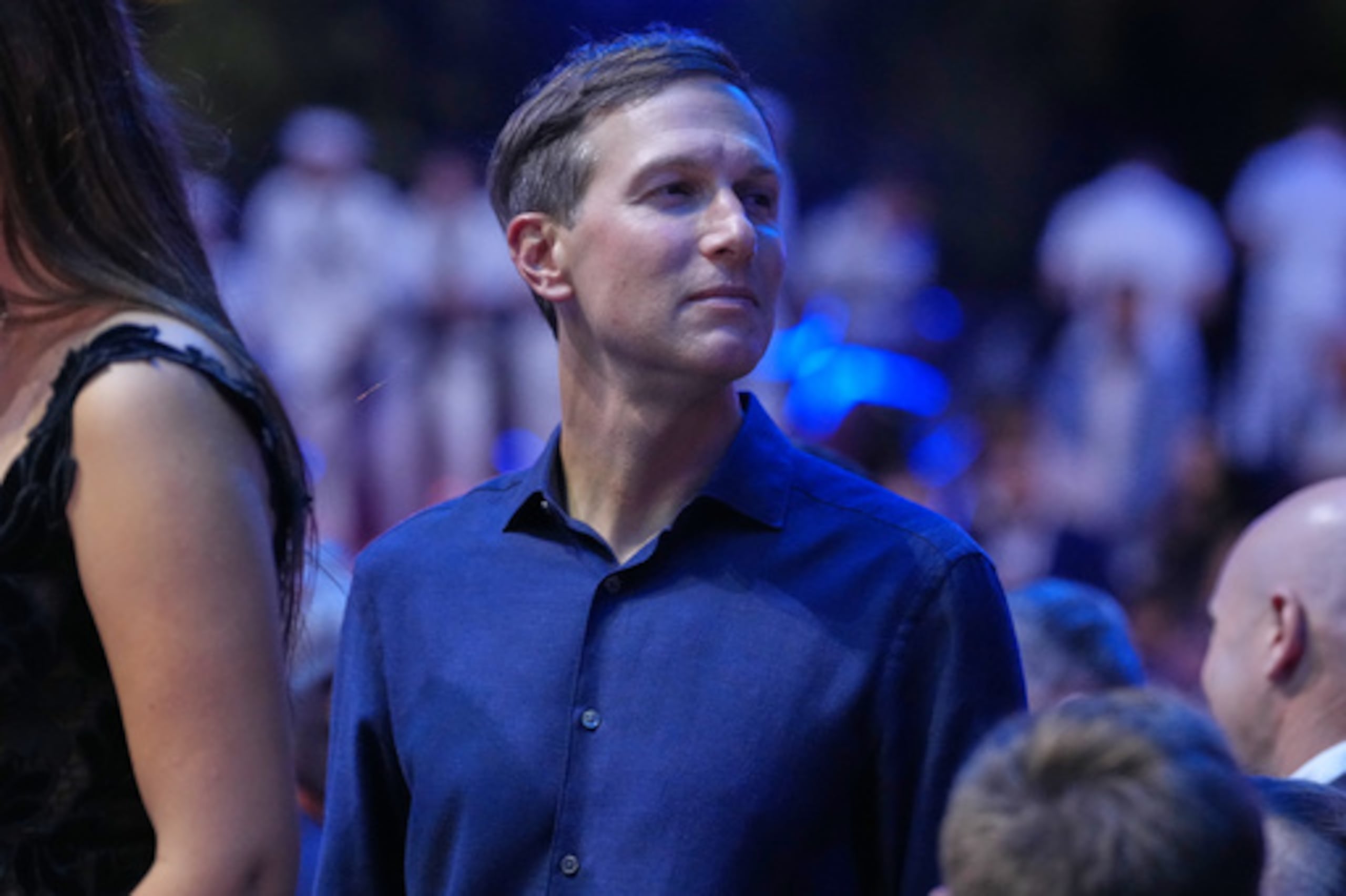 ARCHIVO - Jared Kushner espera para subir al ring tras el combate por el título de peso ligero en el UFC Freedom 250, celebrado en el Jardín Sur de la Casa Blanca el 15 de junio de 2026, en Washington. (Foto AP/Alex Brandon, archivo)