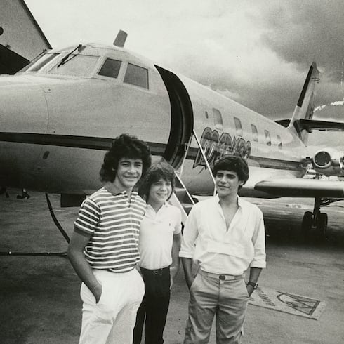 FOTOS: Johnny Lozada llega a los 58 rodeado de éxitos