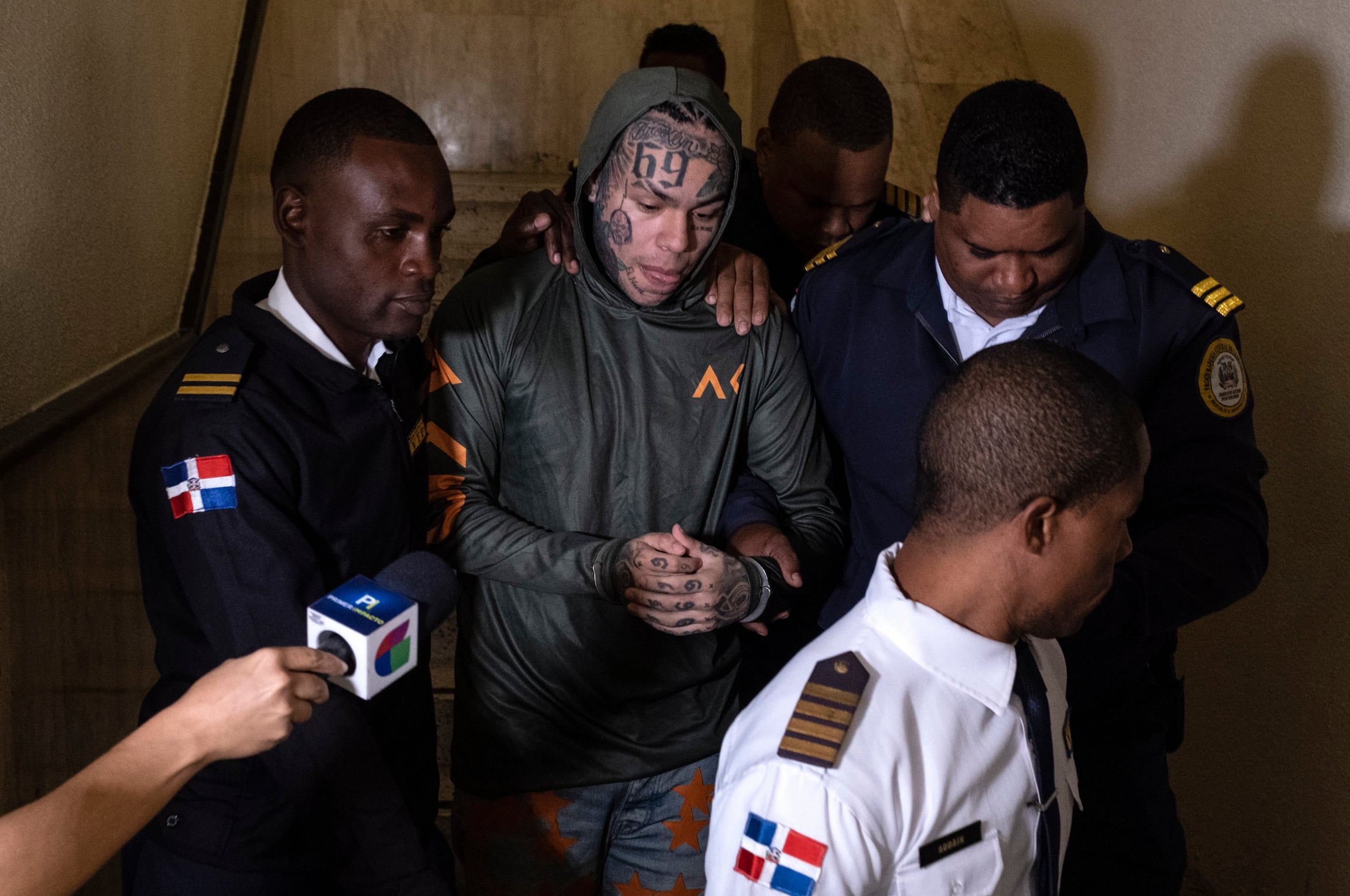 El rapero Tekashi 6ix9ine está siendo buscado por las autoridades de República Dominicana.
