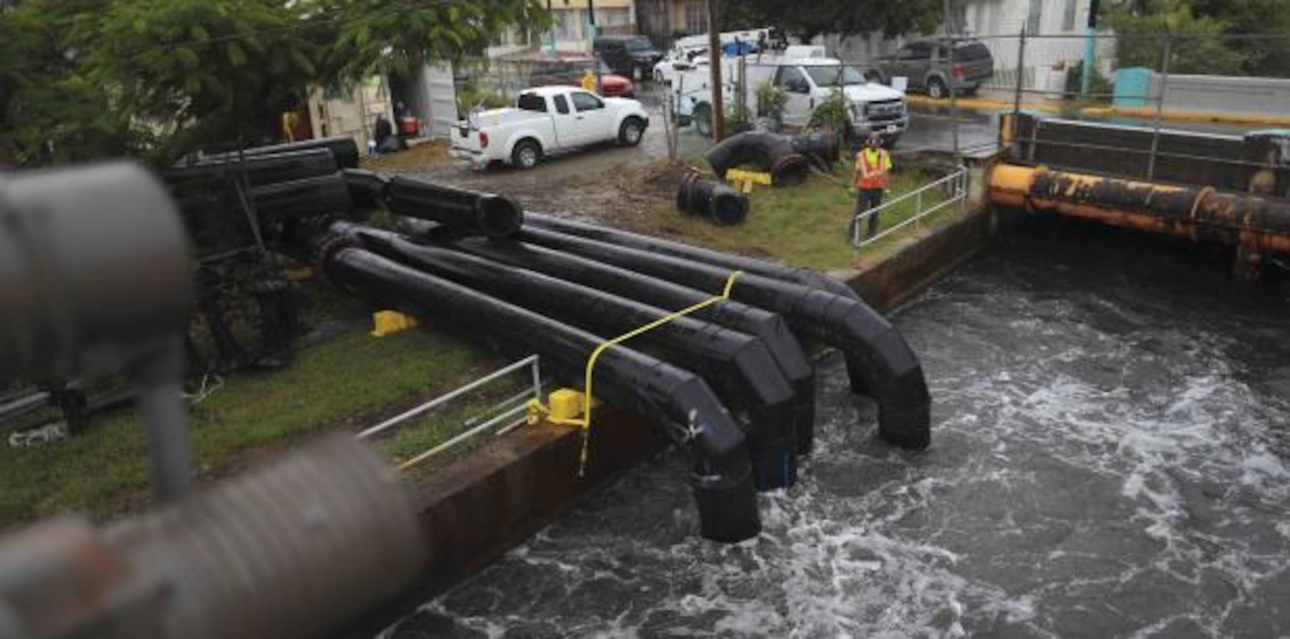 El Cuerpo de Ingenieros, junto con FEMA y el DRNA instalaron siete bombas industriales en la Casa de Bombas La Malaria, que suele fallar cuando hay interrupciones en el servicio eléctrico. (teresa.canino@gfrmedia.com)
