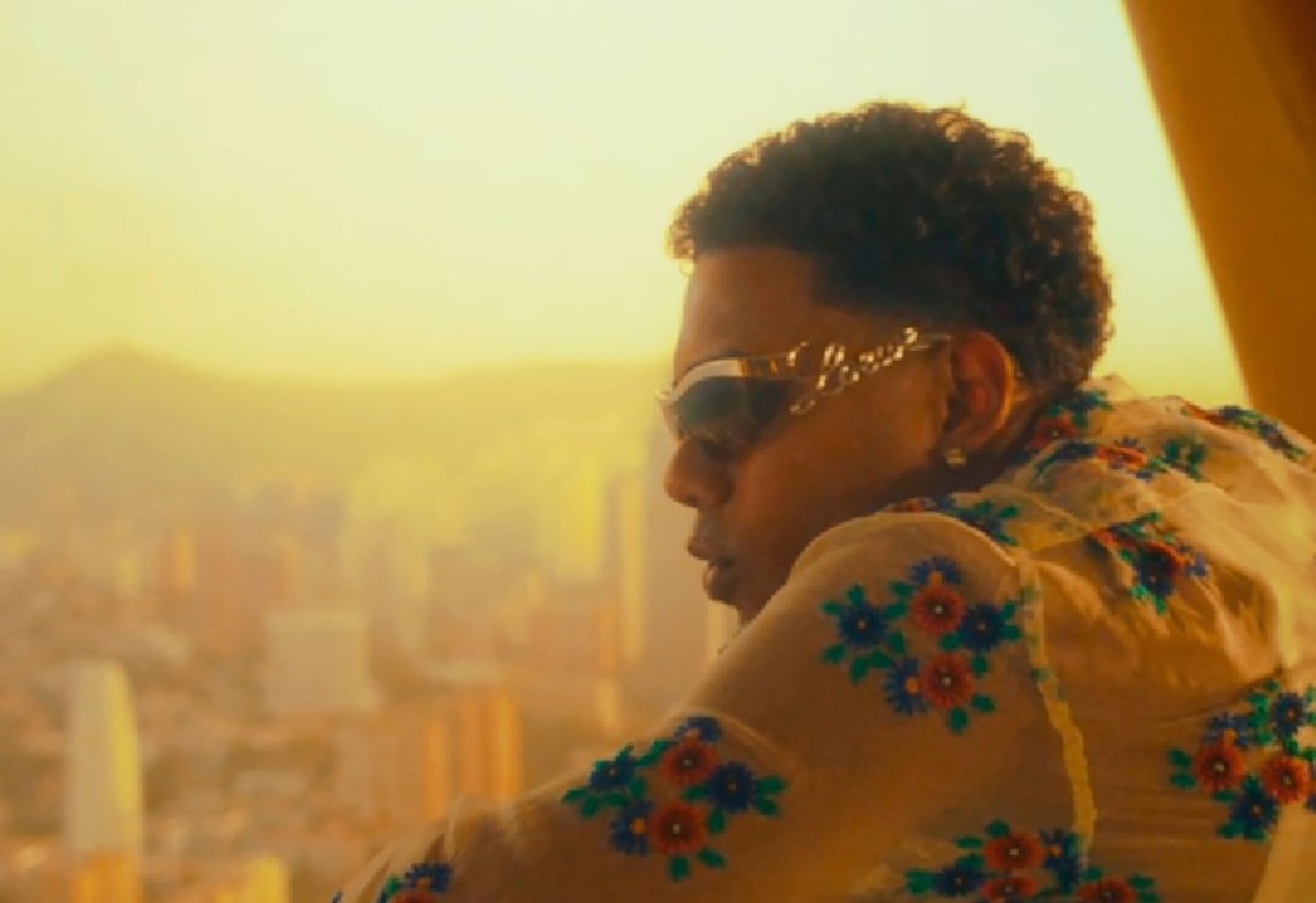 La canción y el vídeo oficial están disponibles en todas las plataformas digitales.