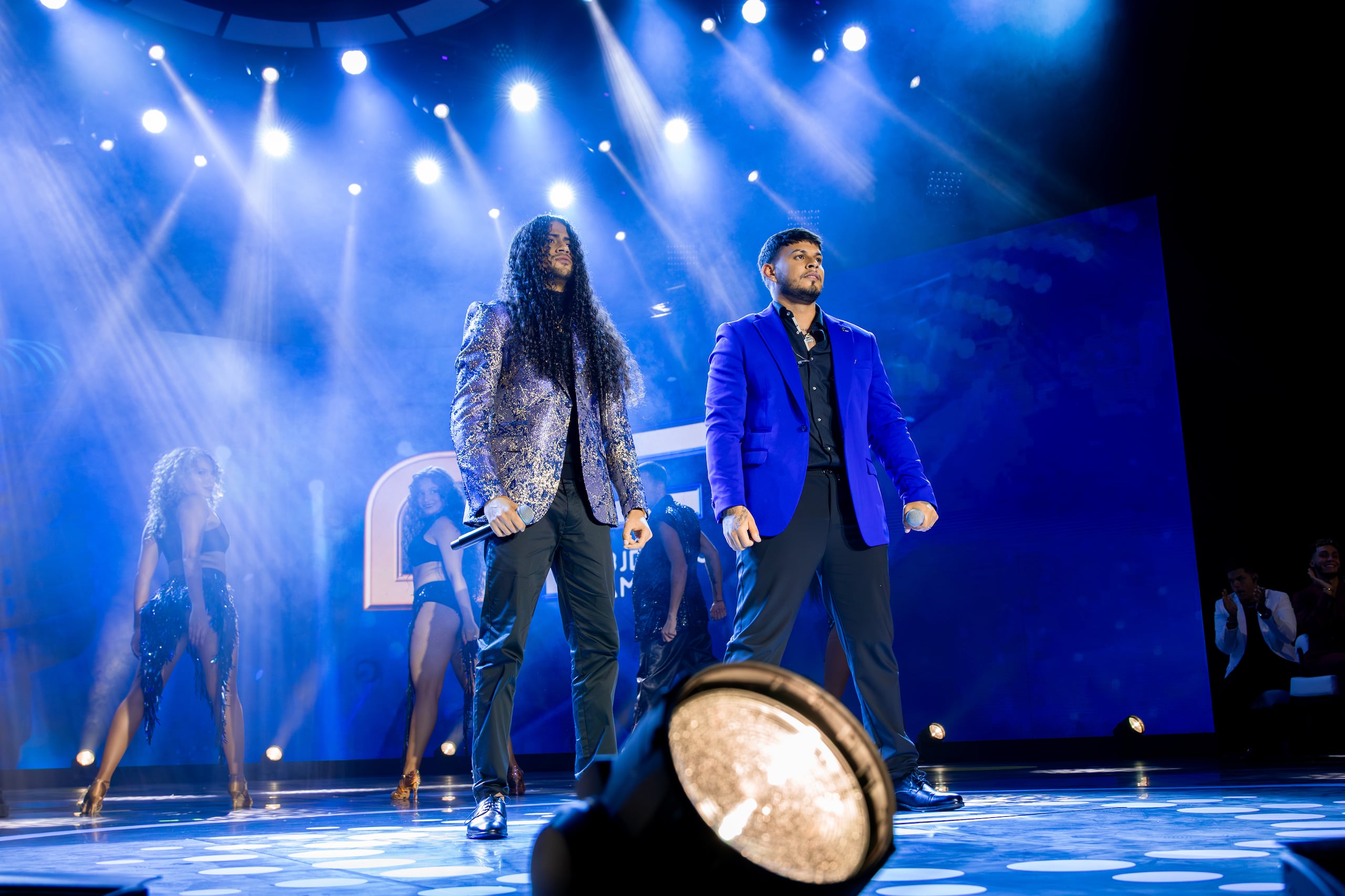 Rafael y Miguel Ángel interpretaron “La fórmula”, de Marc Anthony y Maluma.
