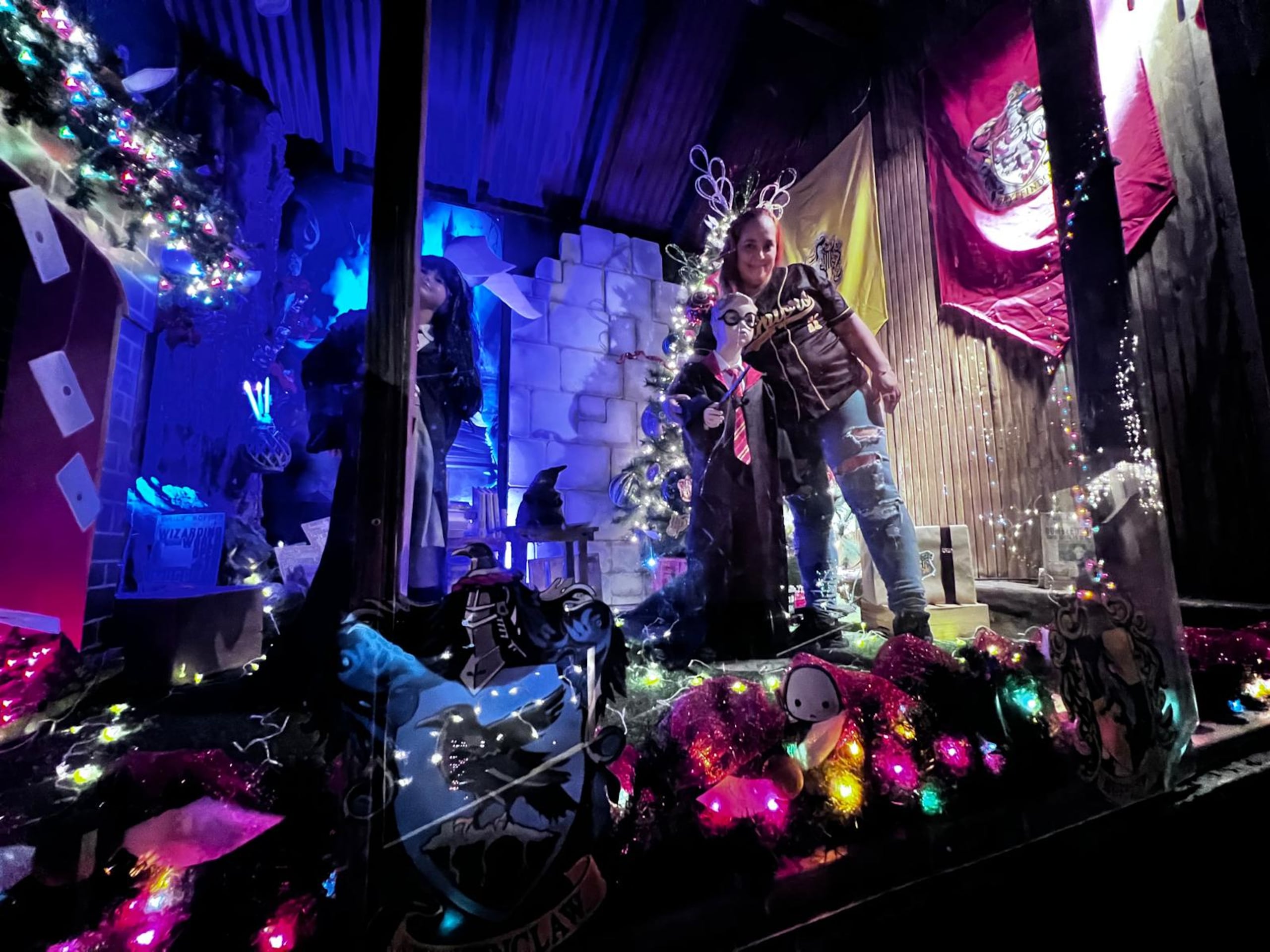 Yamaris Rivera Orsini, quien laboró por dos años en el Bosque Navideño, se confesó fanática de Harry Potter, por lo que preparó este gazebo que debutó este año, alegórico al joven mago.