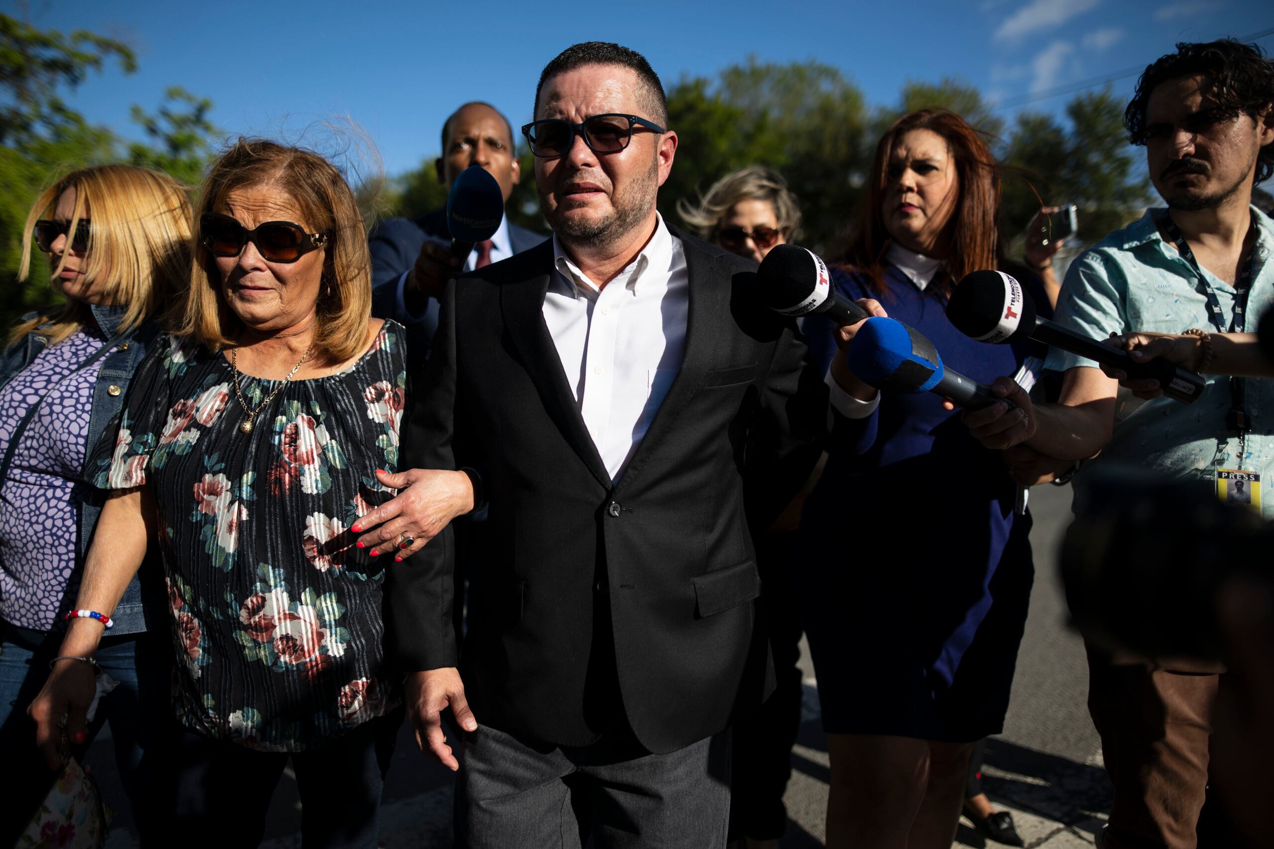 Ángel Pérez Otero, exalcalde PNP de Guaynabo, renunció el 9 de diciembre de 2021, y fue sentenciado el 12 de febrero de 2024 a cinco años y tres meses de prisión por cargos de soborno, conspiración y extorsión.