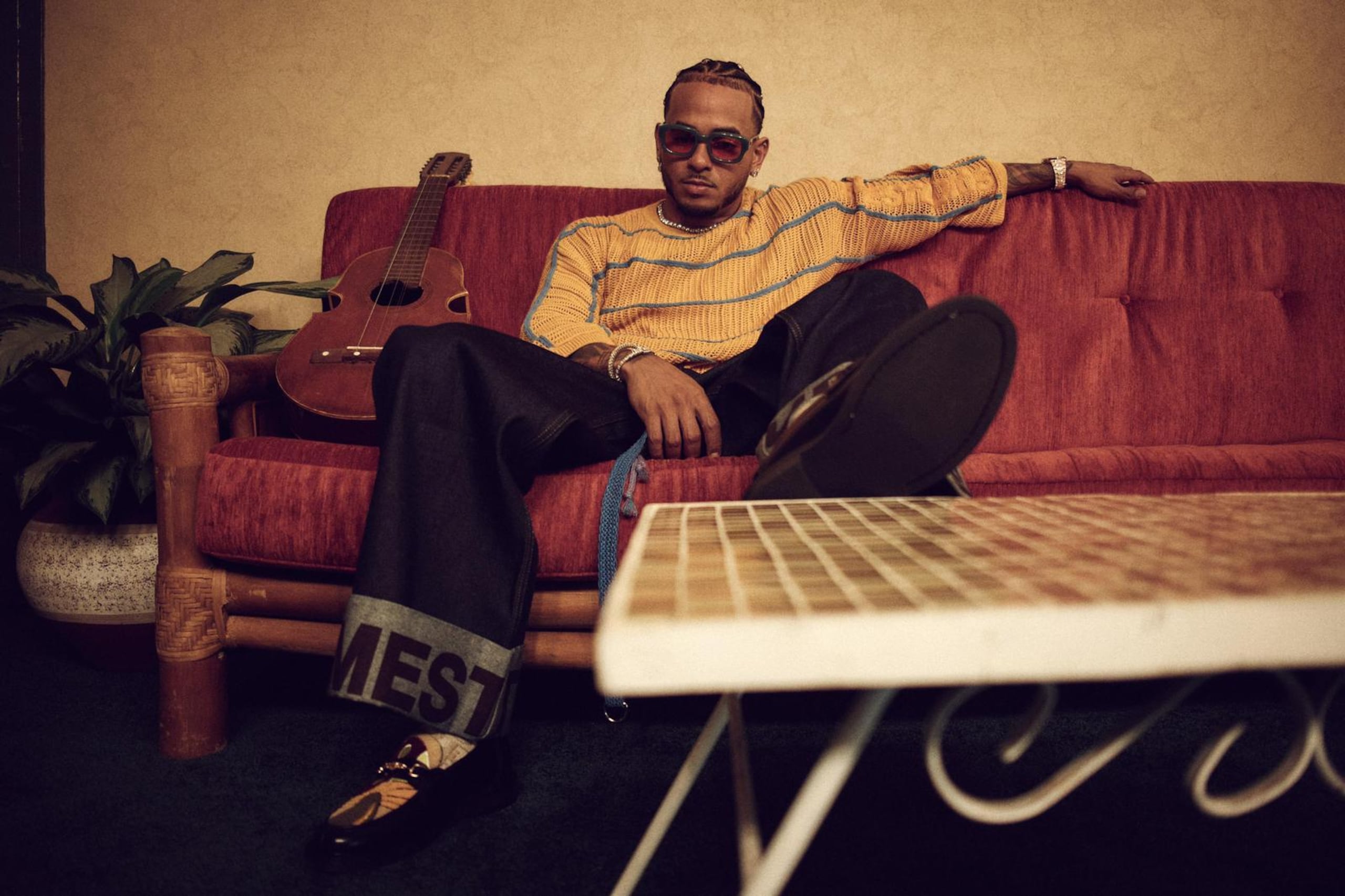 Ozuna regresa a su sonido con el sencillo que estrenó este jueves.