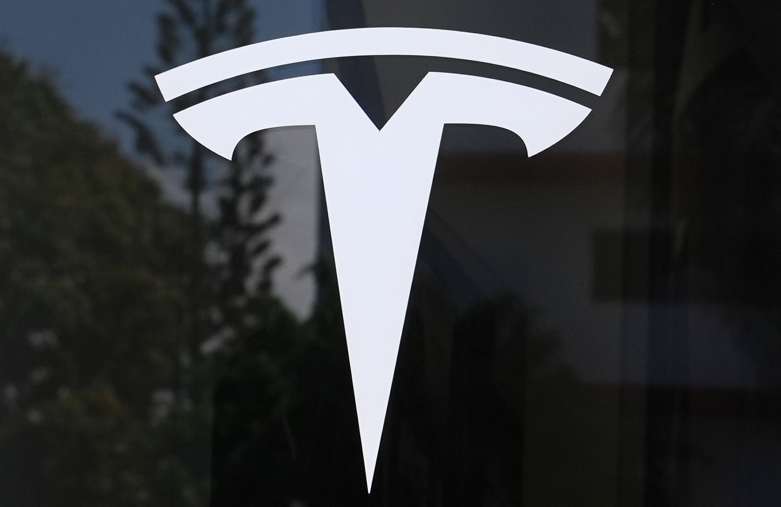 Además de una indemnización punitiva de 200 millones de dólares, Tesla también debe pagar 43 millones de un total de 129 millones en daños compensatorios por el choque.