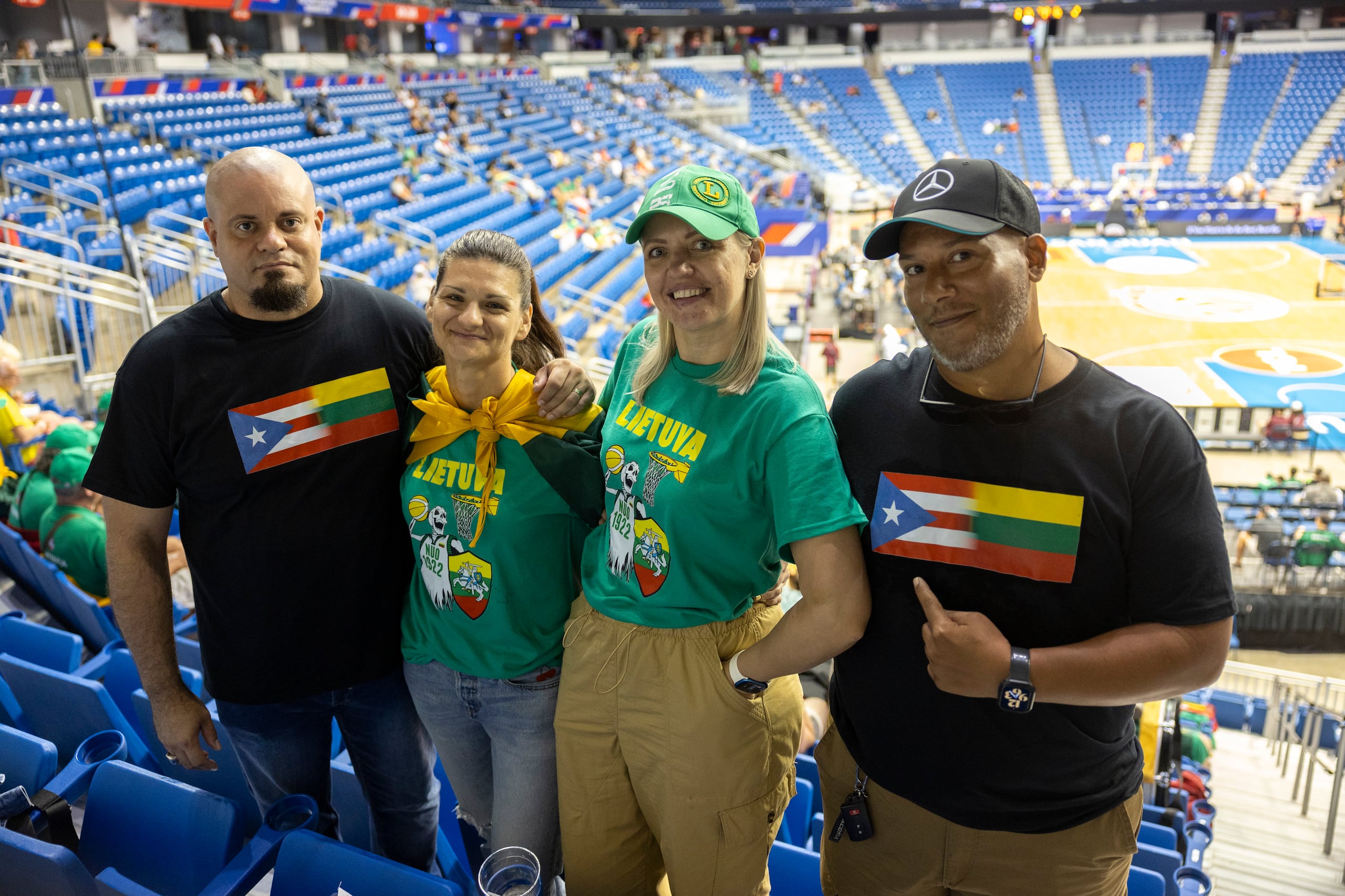 Los matrimonios lituano-boricua que forman Raúl Piza con Aurelija Juodkaite y Laura Cekyte con Abimael Rodríguez se disfrutan el baloncesto y viven una rivalidad deportiva.
