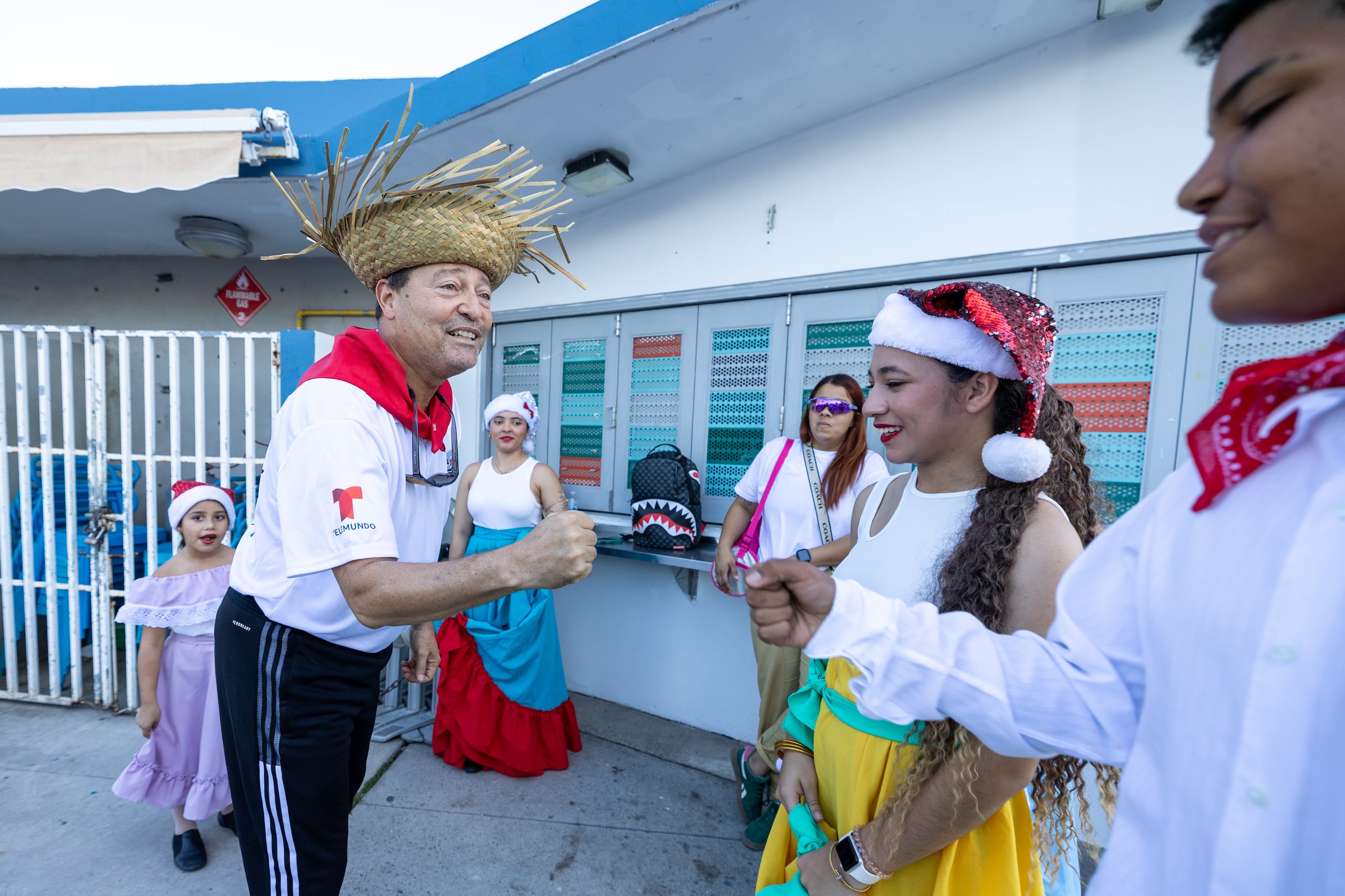 El alcalde Julio Alicea Vasallo compartió con los asistentes.