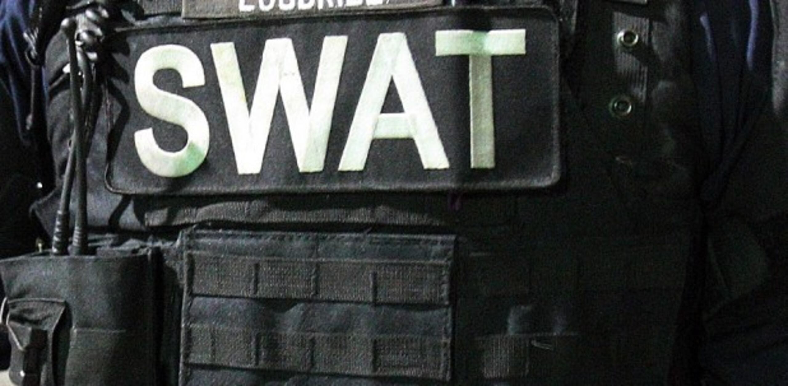Negociadores de la Policía y el equipo especializado S.W.A.T. se movilizó esta tarde hasta una residencia de la calle 4, en la urbanización Villa Verde de Bayamón. (Archivo)