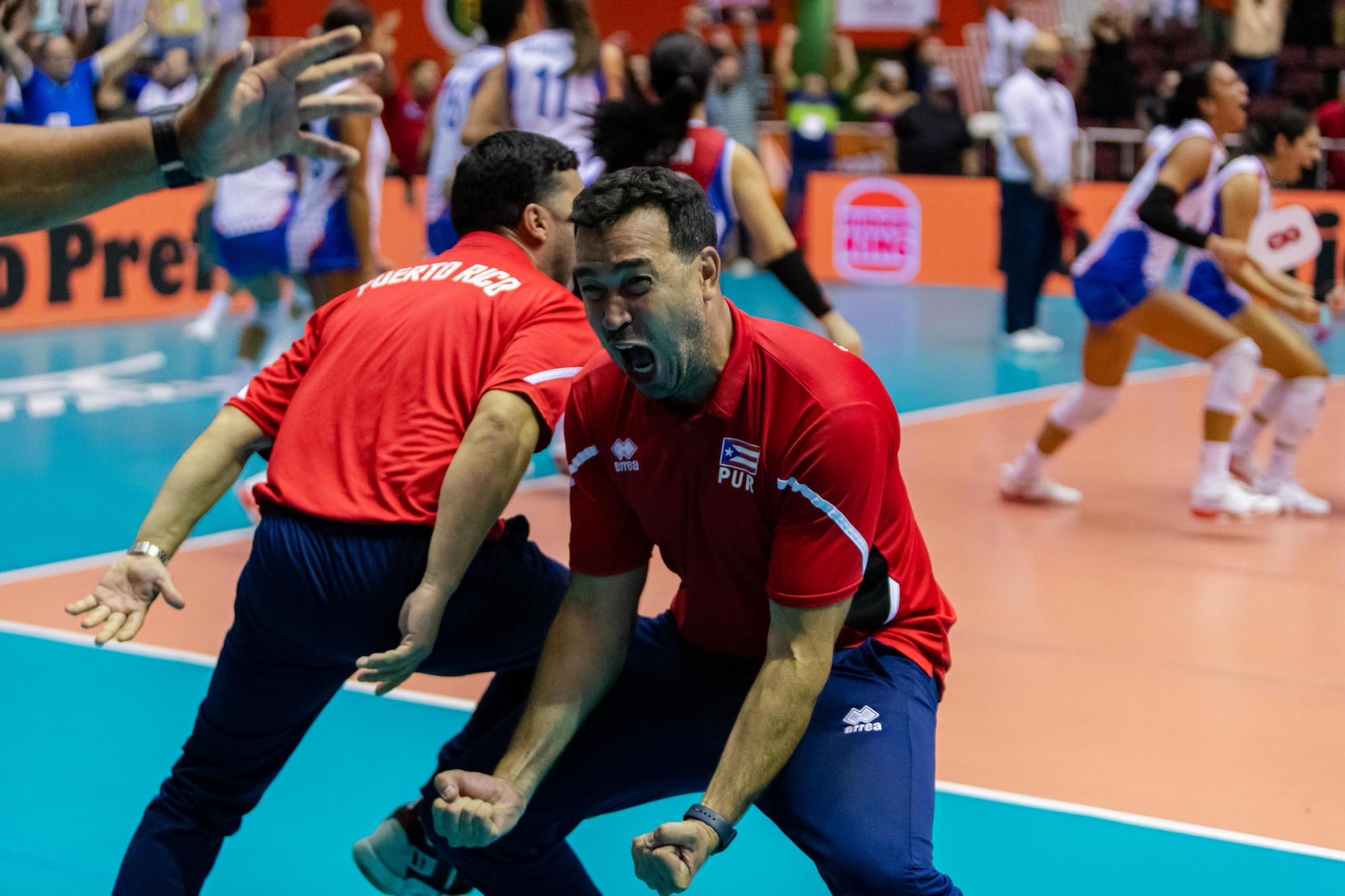 Fernando Morales, entrenador de Puerto Rico, celebra el triunfo del cual dijo se llevaba 11 años de espera. (Carlos Romero, hijo)