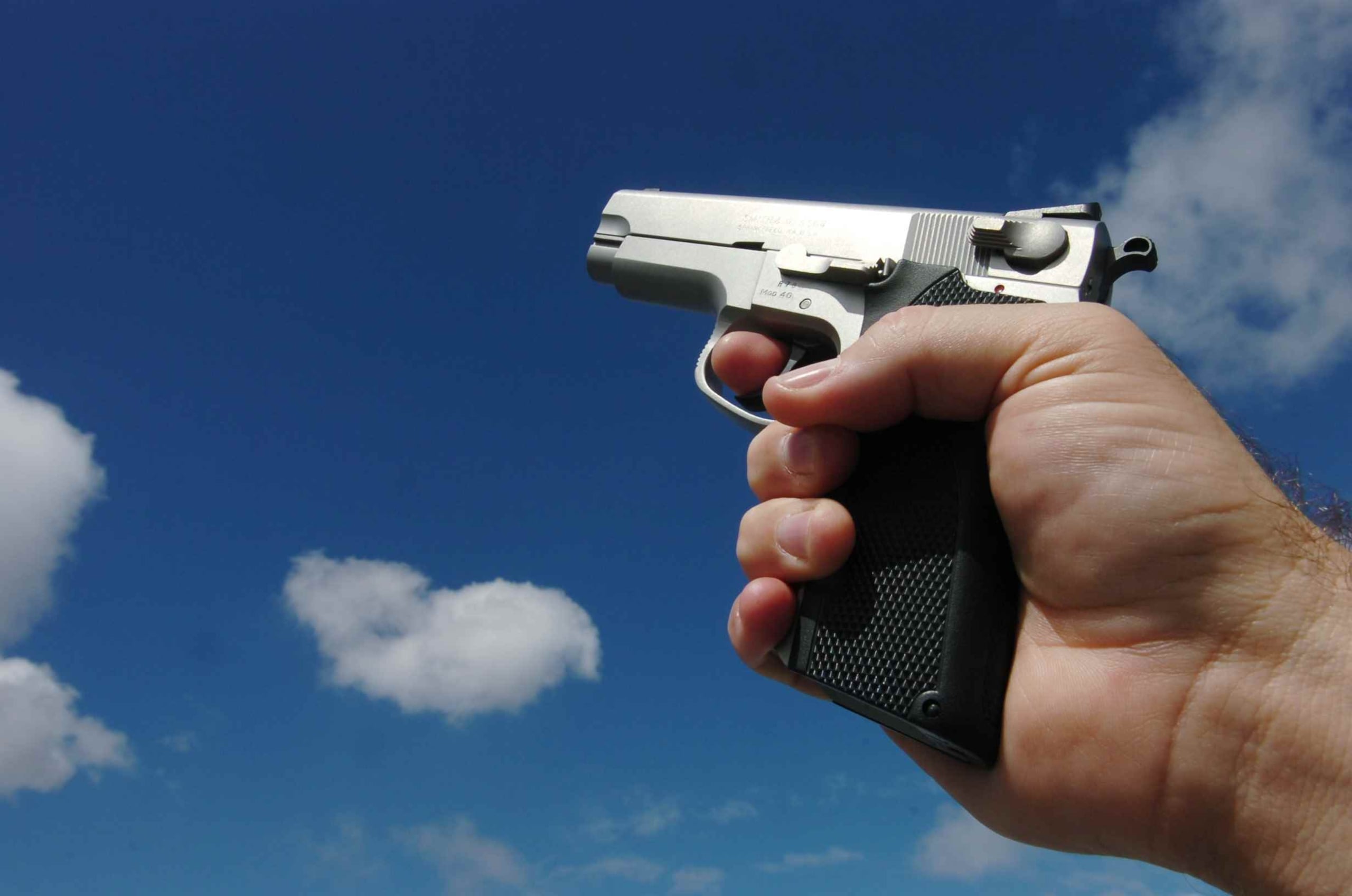 Anoche un hombre resultó herido por una bala perdida en Guaynabo. (GFR Media)