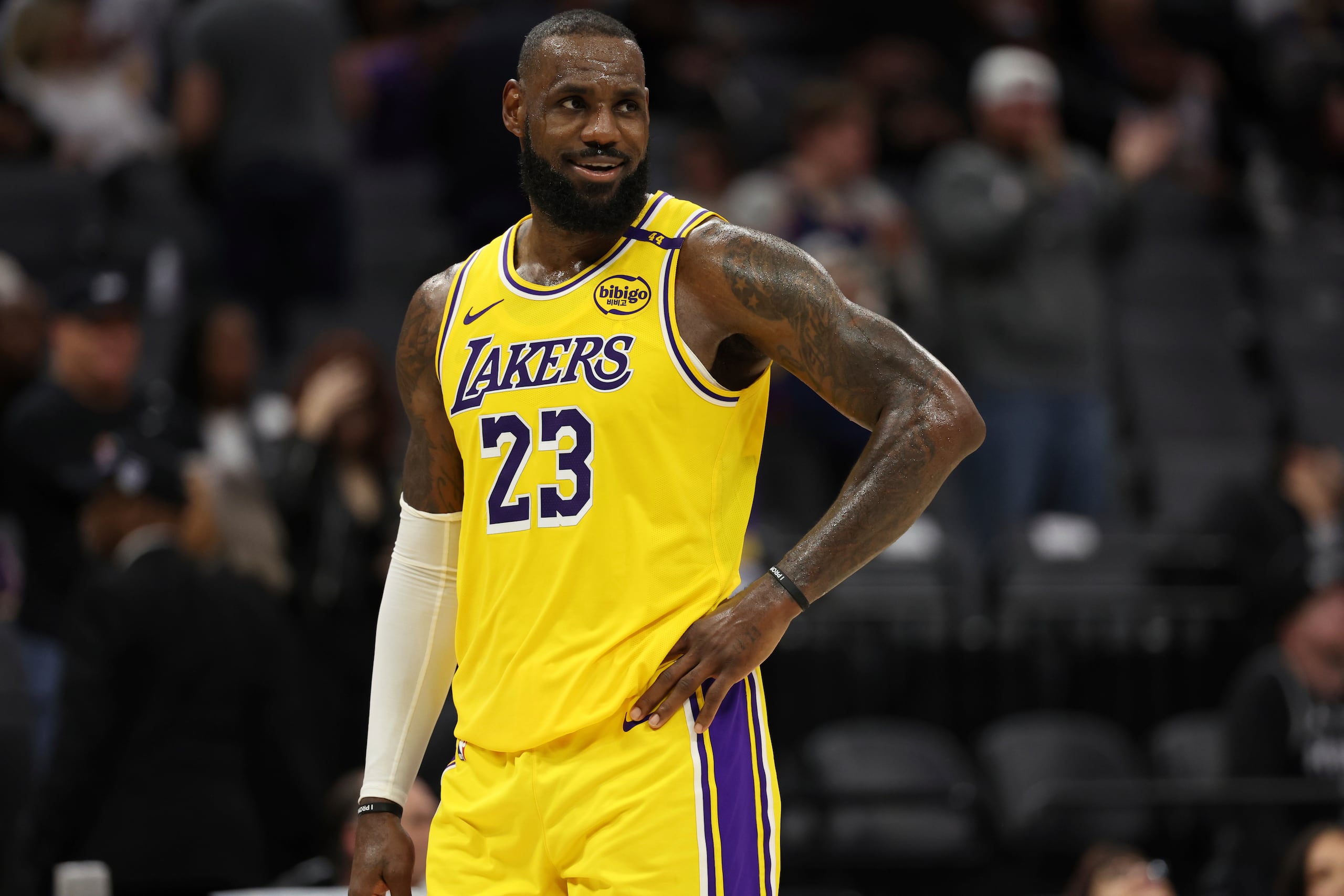 LeBron James, de los Lakers de Los Ángeles, durante el partido contra los Kings de Sacramento, el jueves, 19 de diciembre de 2024.