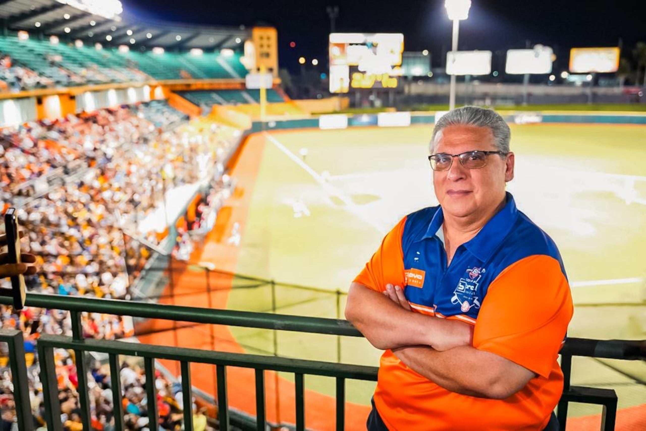 El presidente de la Liga de Béisbol Profesional Roberto Clemente, Juan Flores Galarza.