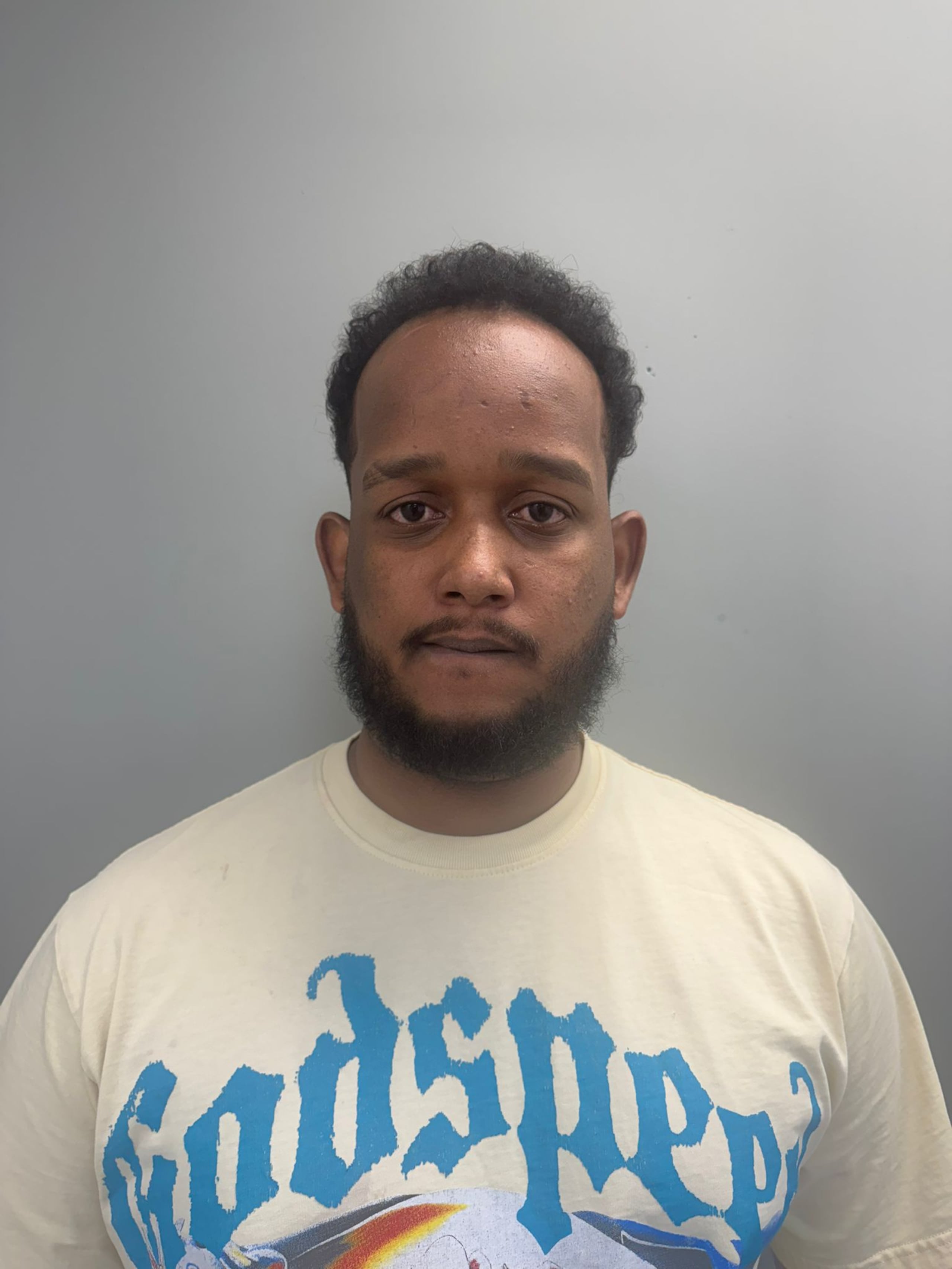 El fugitivo Andrés Alberto Jones Canario, fue arrestado en la urbanización Los Pinos, en Río Piedras.