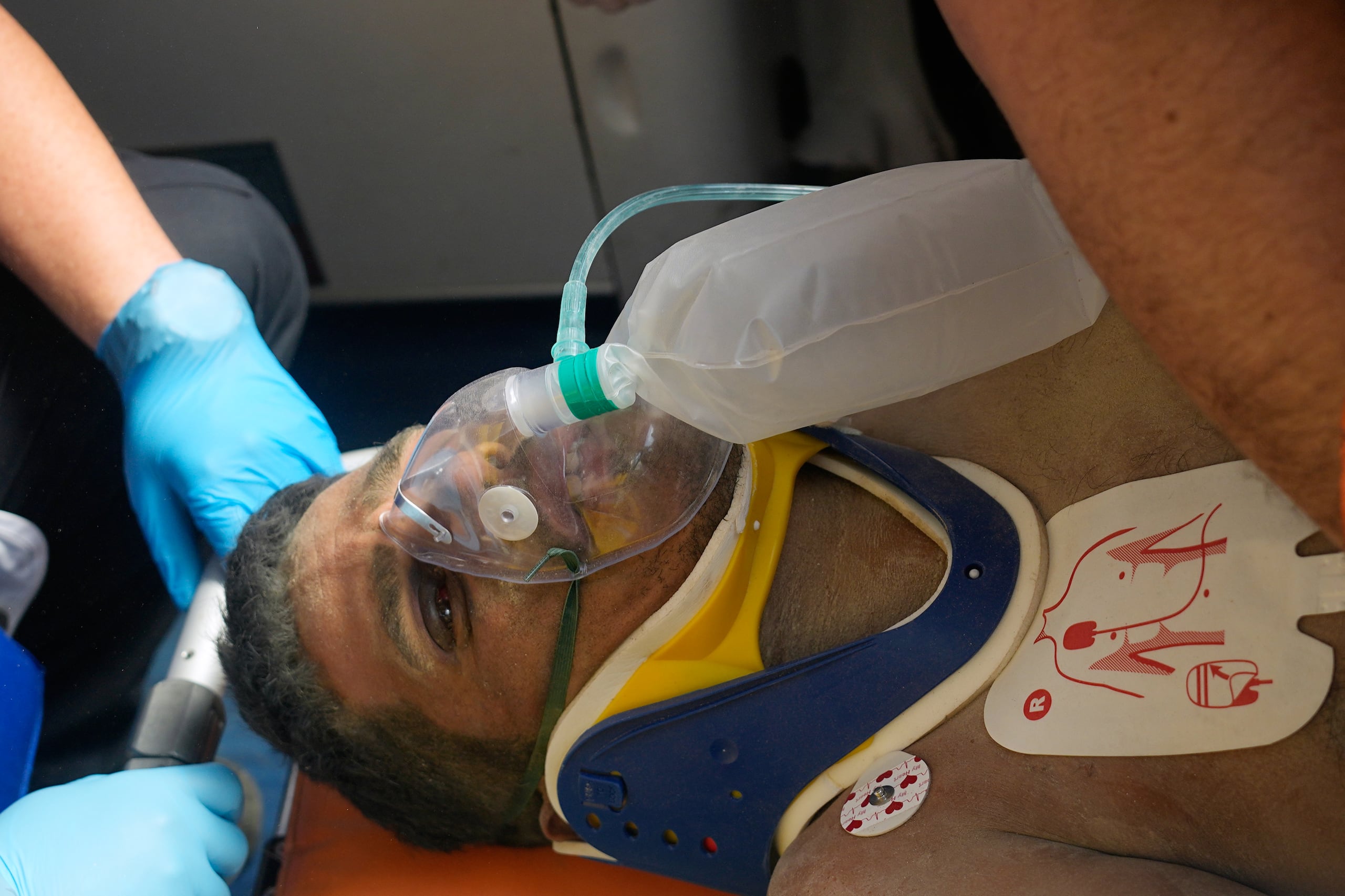 Hernán Alberto Gil Flores, de 43 años, fue rescatado sano y salvo tras permanecer atrapado durante más de una semana.