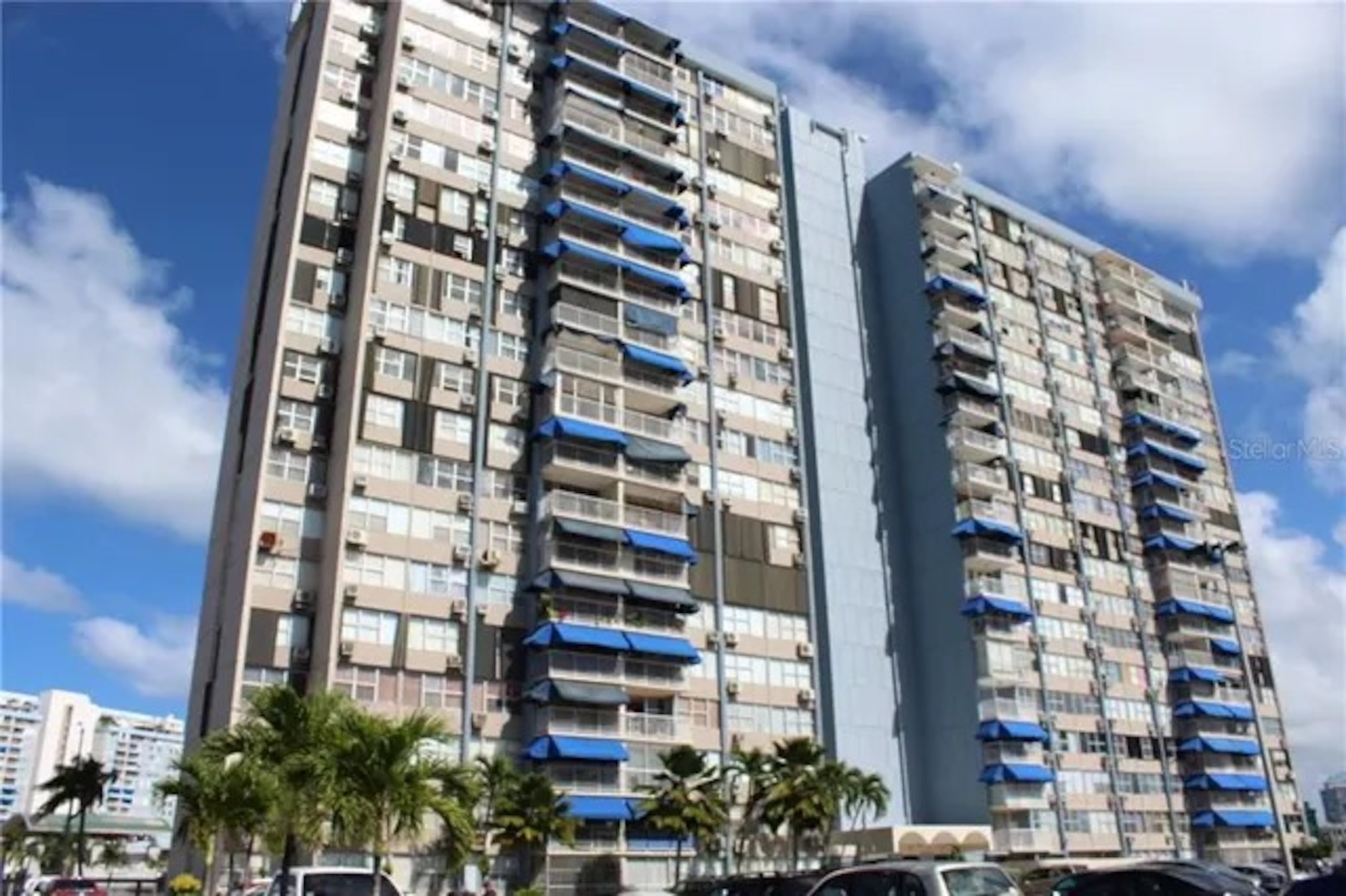 El condominio Mundo Feliz en Carolina.