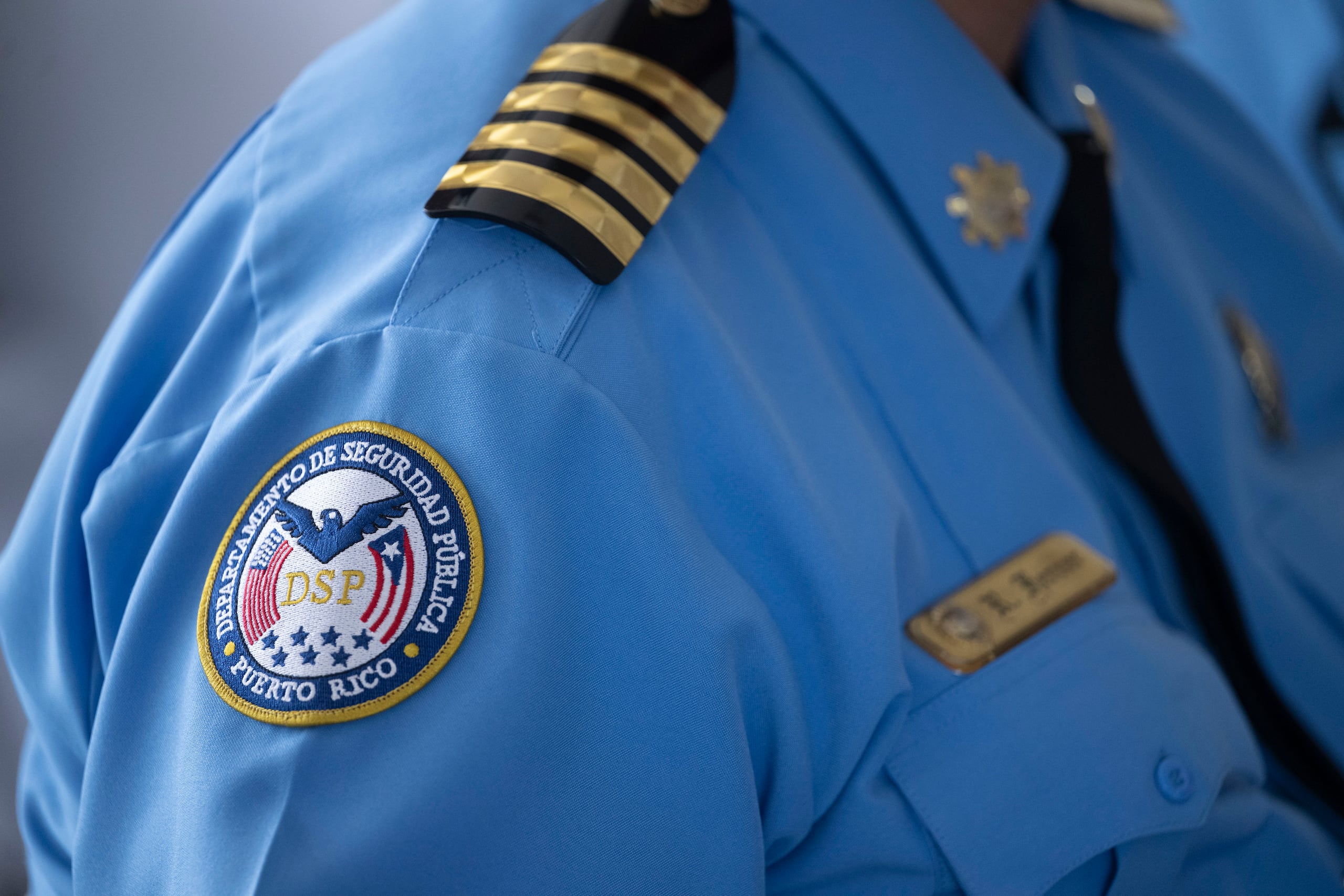 13 de junio de 2025. Carolina, PR. END/PR HOY. Conferencia de prensa convocada por la gobernadora Jenniffer González, junto al comisionado del Negociado de la Policía Joseph González y el CEO de Aerostar Jorge Hernández, desde las nuevas instalaciones del cuartel de la Policía en el Aeropuerto Internacional Luis Muñoz Marín, Precinto 216. FOTO POR: Carlos Giusti/GFR Media
Cuartel, Policía, Aeropuerto Internacional Luis Muñoz Marín, Seguridad, Agentes, K9, Unidad Canina, Aerostar, Patrullas, Body Cam, Jorge Hernández, Jenniffer González, Joseph González, Departamento de Seguridad Pública