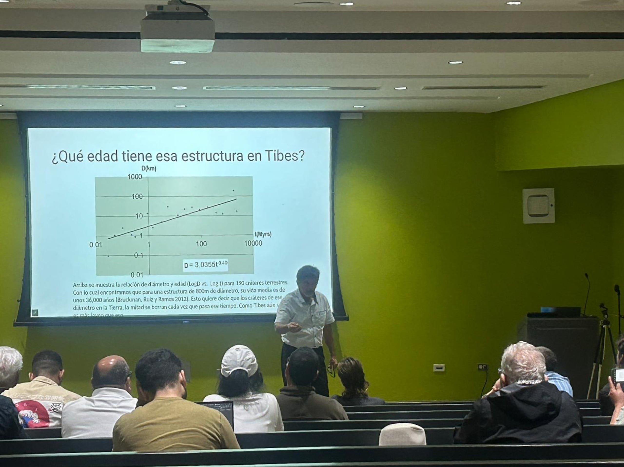 El profesor Abraham Ruiz presentó los hallazgos de su estudio en la UPR de Río Piedras.